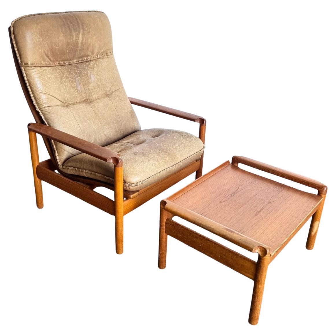 Chaise longue inclinable et ottoman en teck moderne danois par Madsen et Schübel