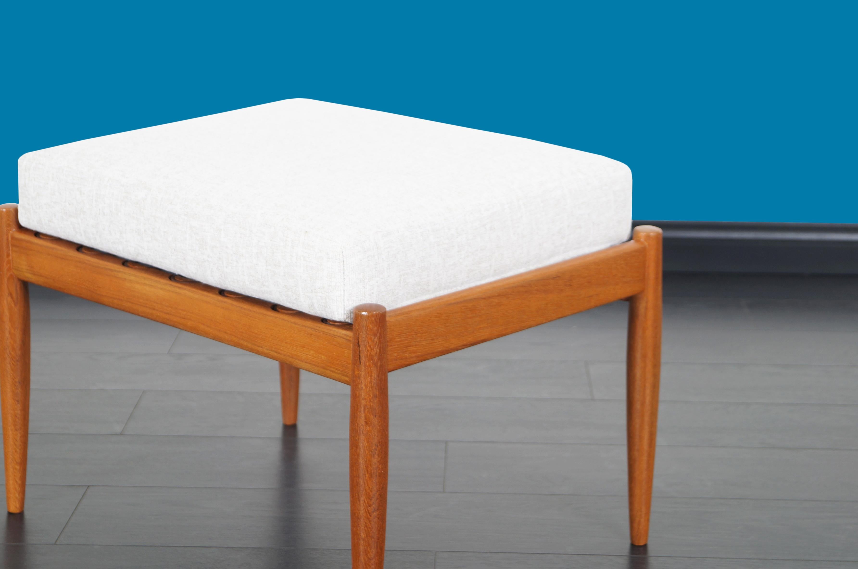 Chaise longue inclinable et ottomane en teck The Moderns en vente 6