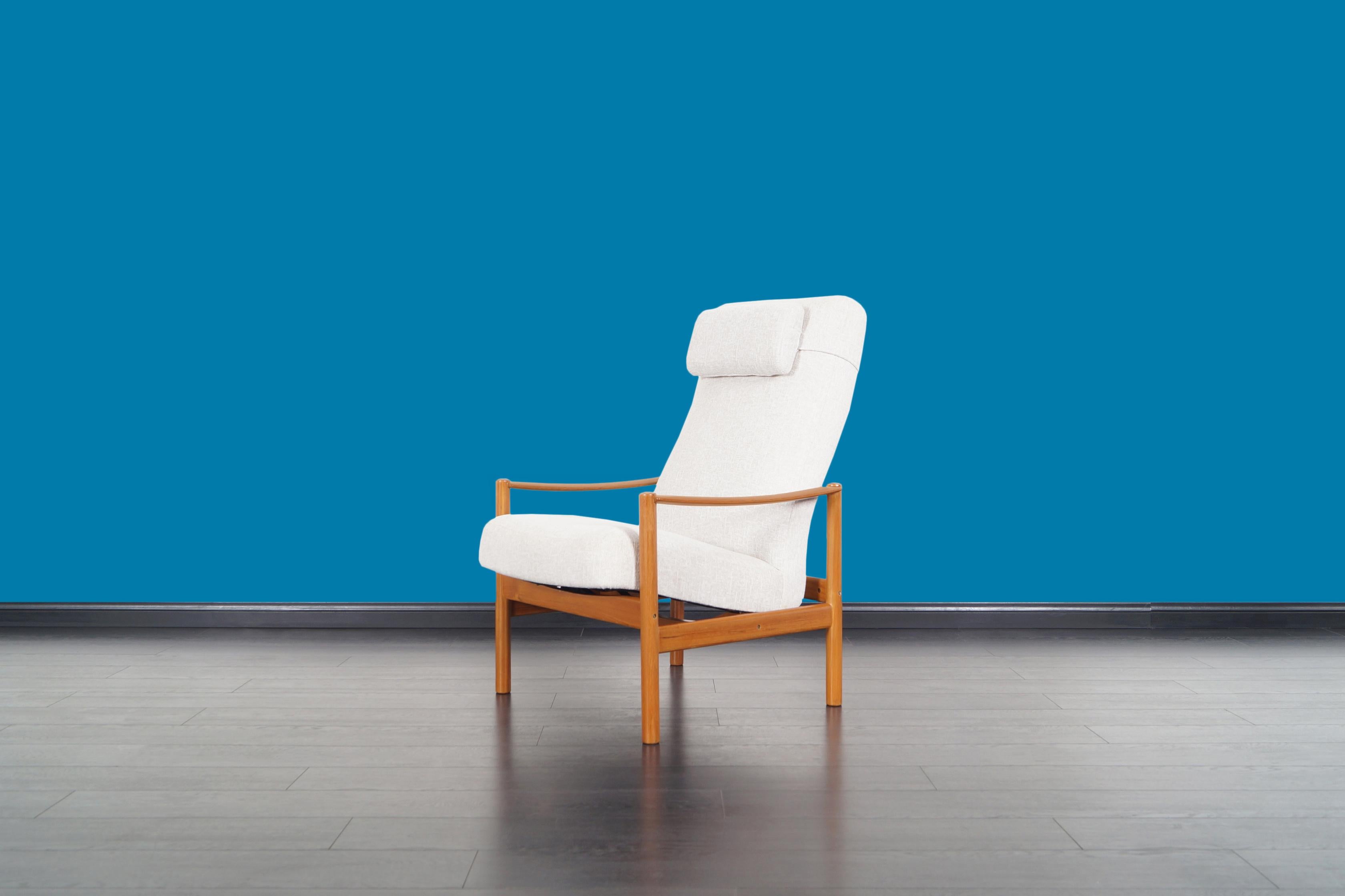 Fabric Danish Modern Teak Reclining Lounge Chair and Ottoman For Sale