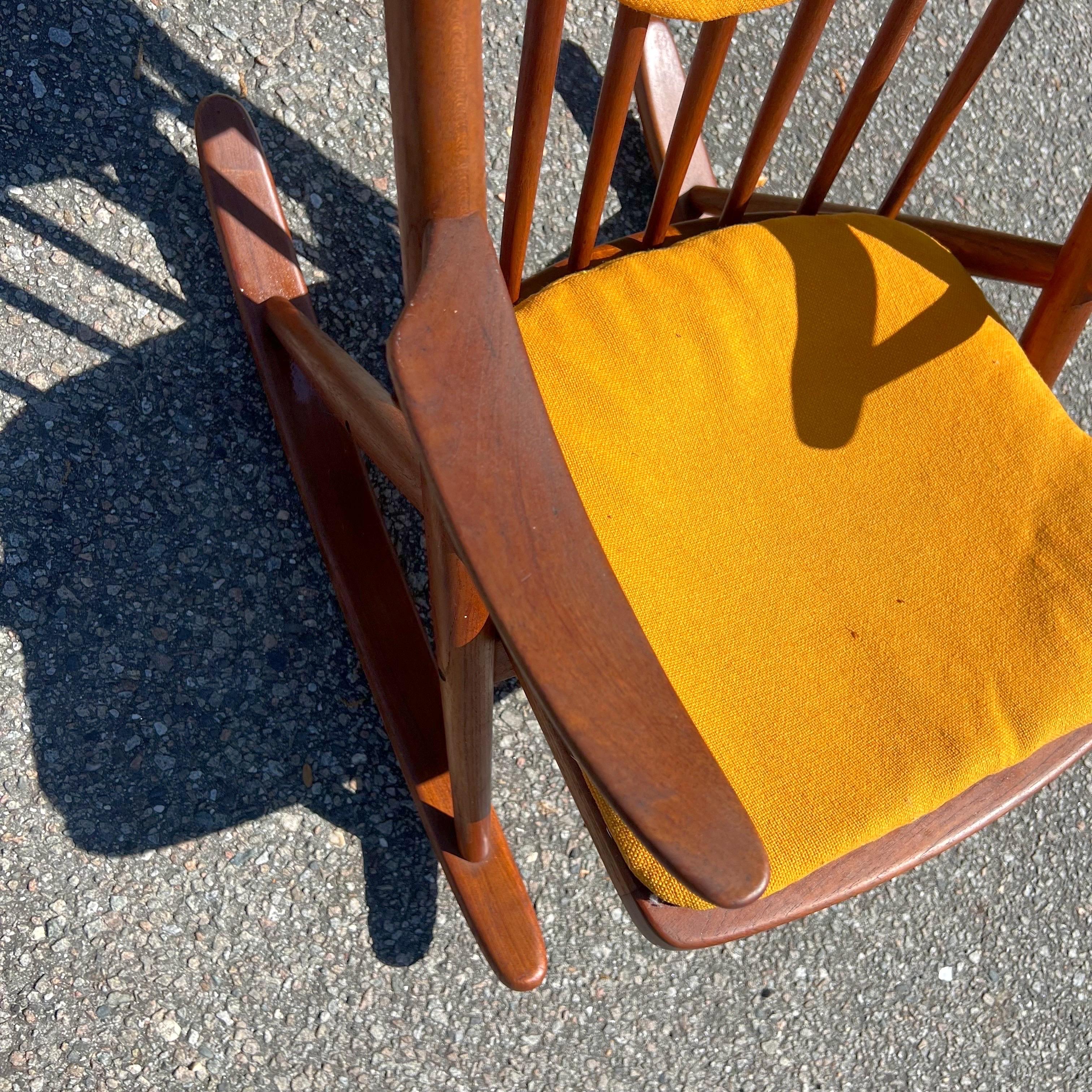 Chaise à bascule moderne danoise en teck par Frank Reenskaug pour Bramin Møbler en vente 2