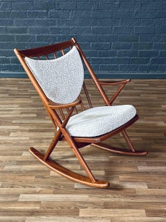 Neu lackiert – moderner dänischer Schaukelstuhl aus Teakholz von Frank Reenskaug