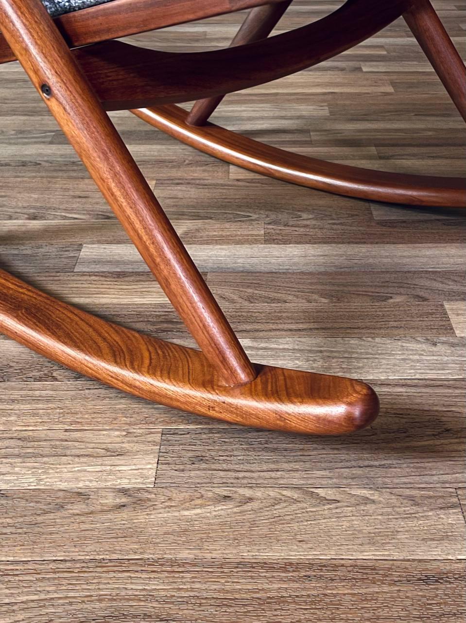 Newly Refinished - Danish Modern Teak Rocking Chair by Frank Reenskaug en vente 2