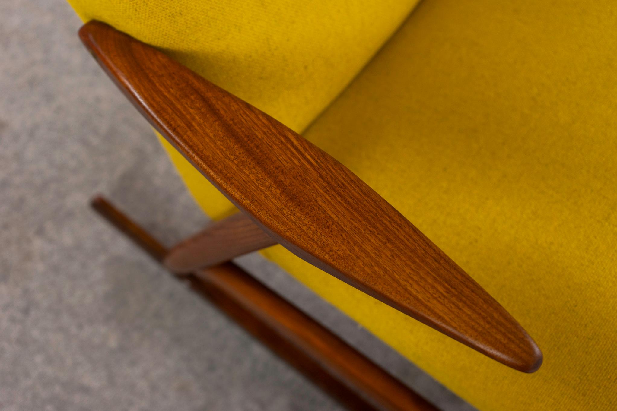 Sedia a dondolo moderna danese in teak in vendita 1