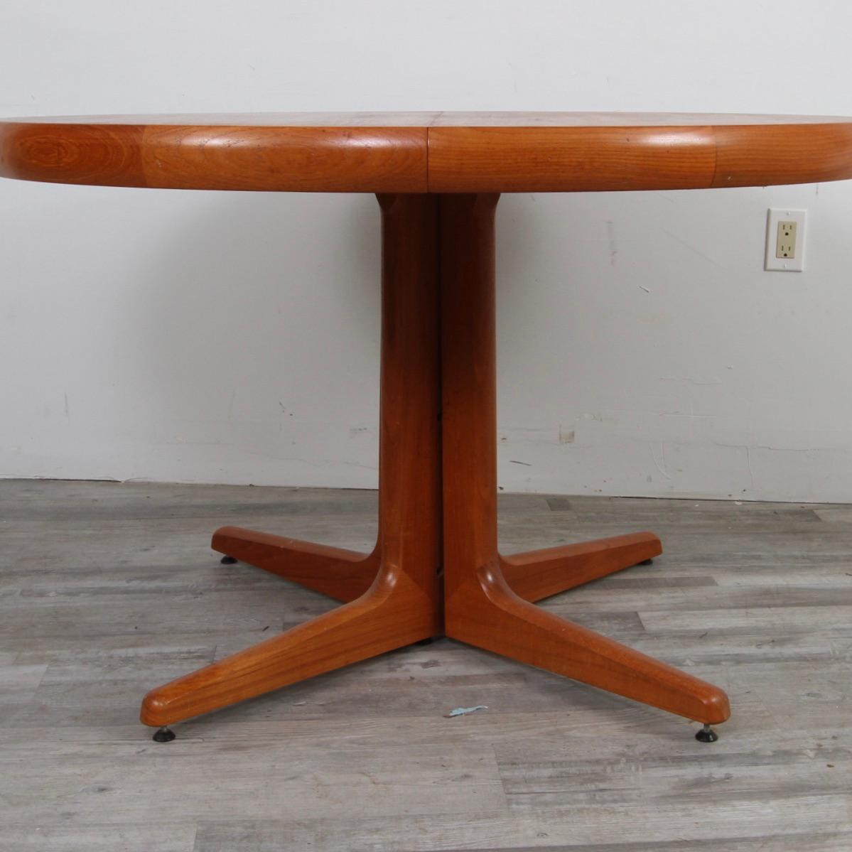 Canadian Danish Modern Teak Round Dining Table for 4 For Sale