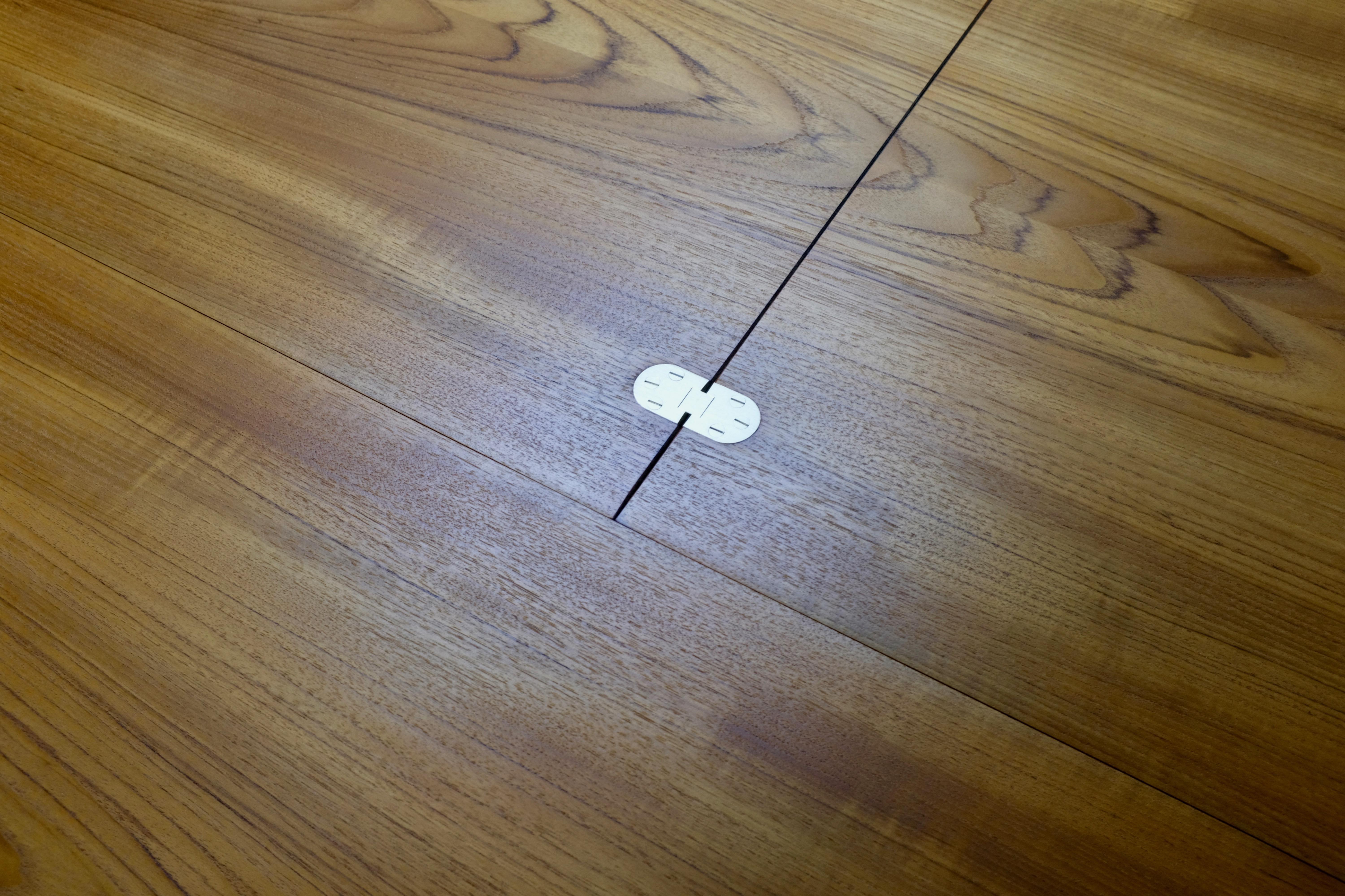 Danish Modern Teak Round Dining Table with Butterfly Leaf 5