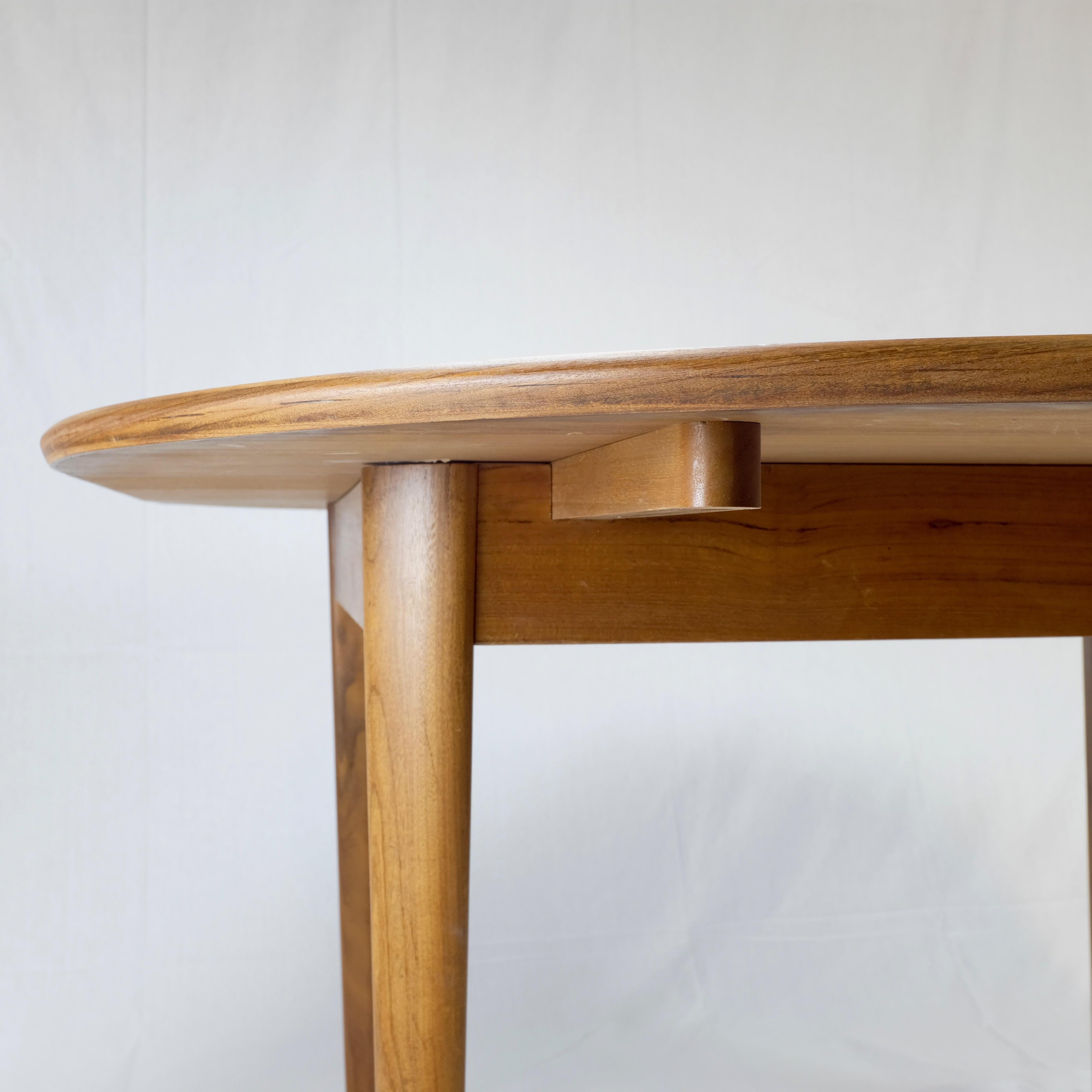 Danish Modern Teak Round Dining Table with Butterfly Leaf 4