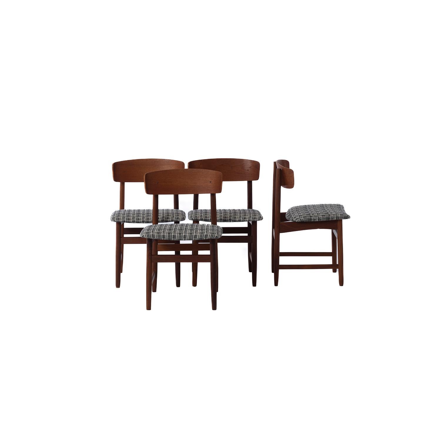 Scandinavian Modern Danish Modern Teak Set of Four Dining Chairs
