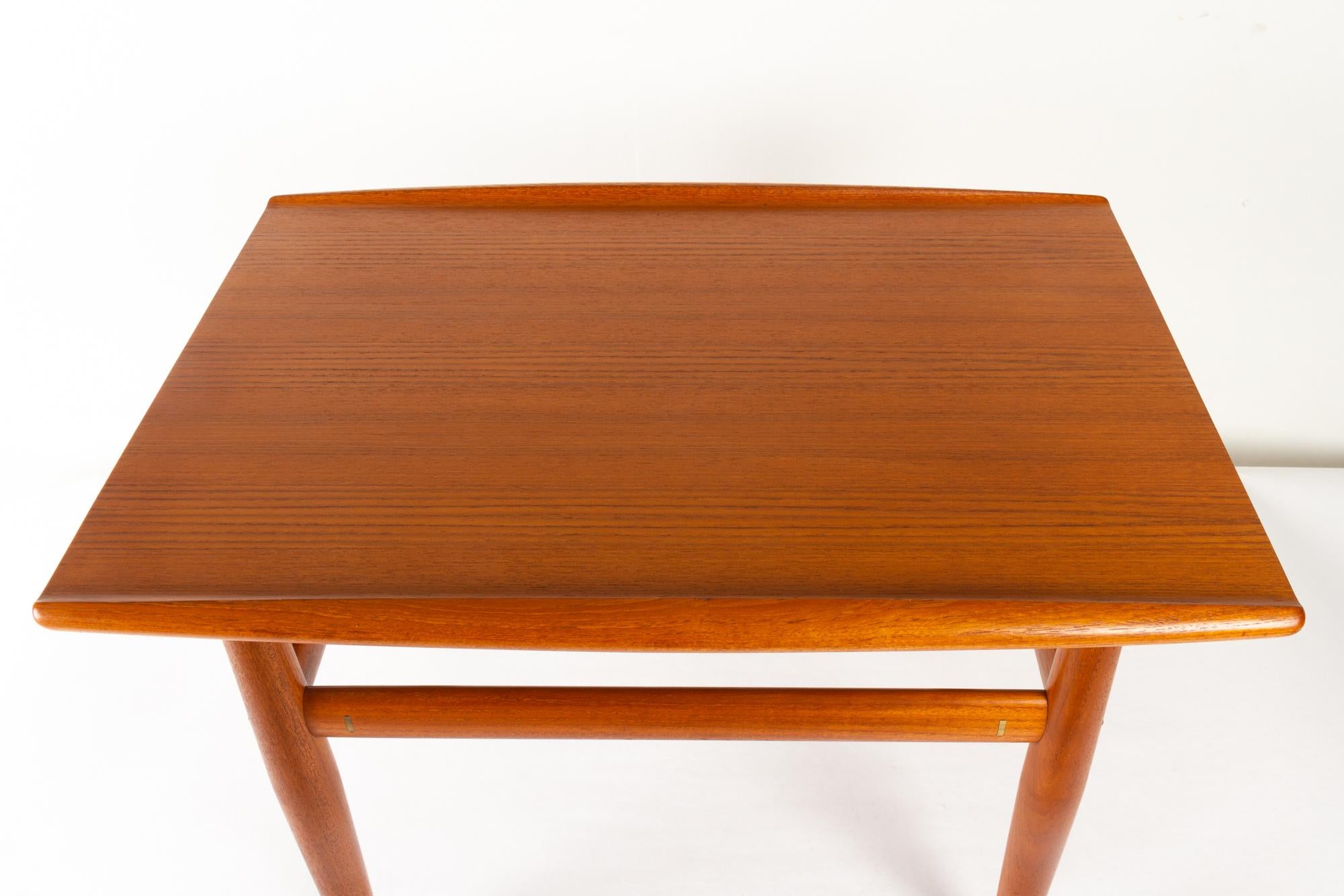 Danish Modern Teak Side Table by Grete Jalk for Glostrup Møbelfabrik, 1960s 3