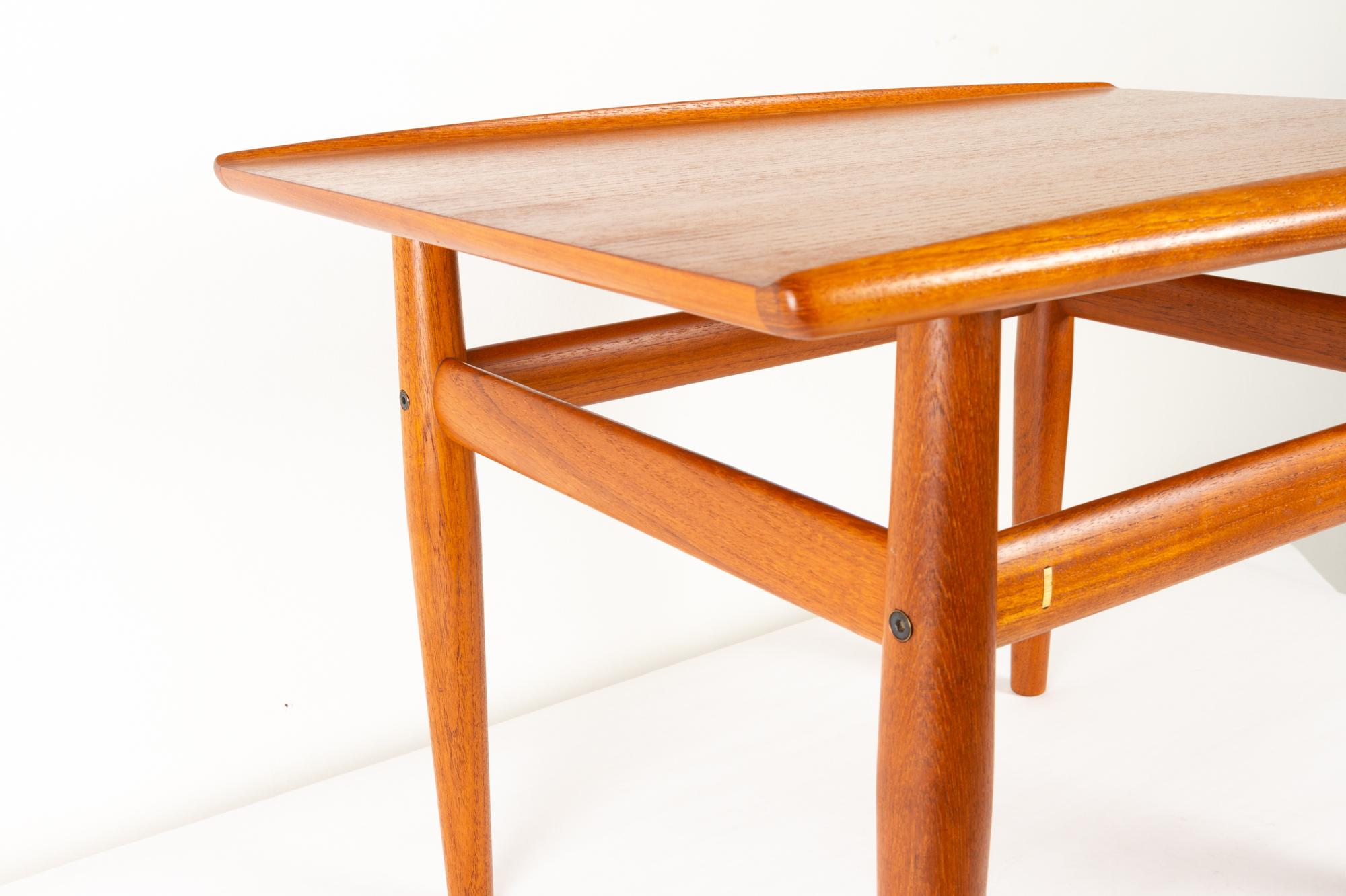 Danish Modern Teak Side Table by Grete Jalk for Glostrup Møbelfabrik, 1960s 5