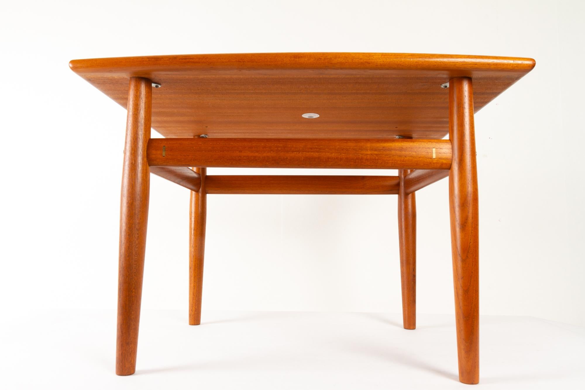 Danish Modern Teak Side Table by Grete Jalk for Glostrup Møbelfabrik, 1960s 6