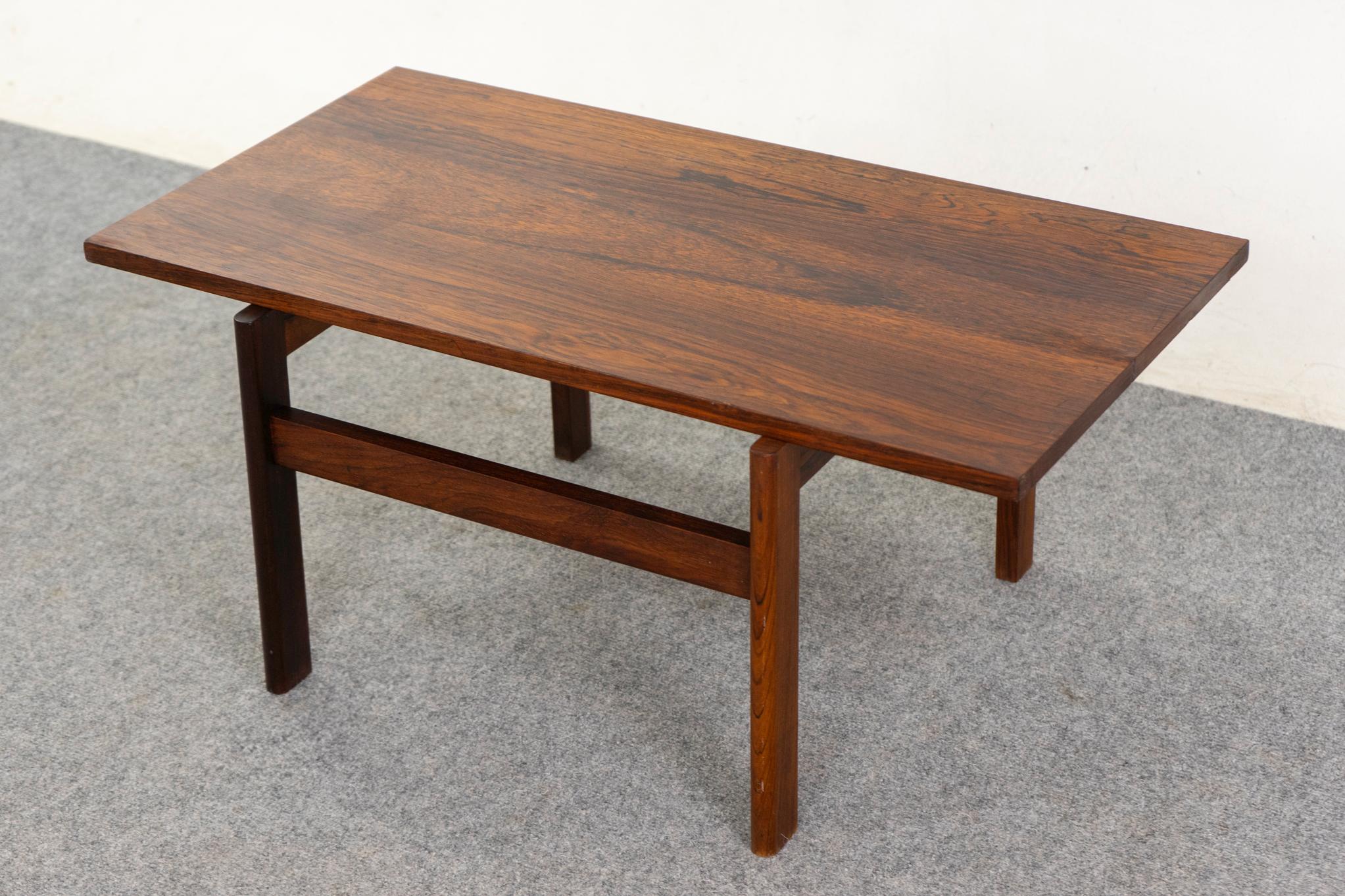 Tavolino danese moderno in teak in vendita 1