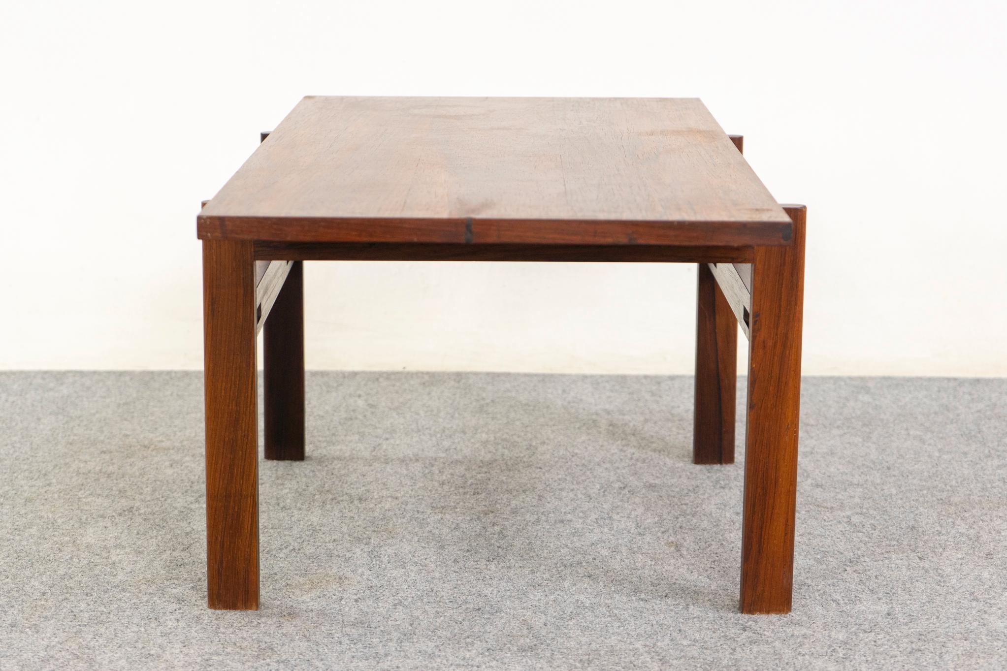 Tavolino danese moderno in teak in vendita 2
