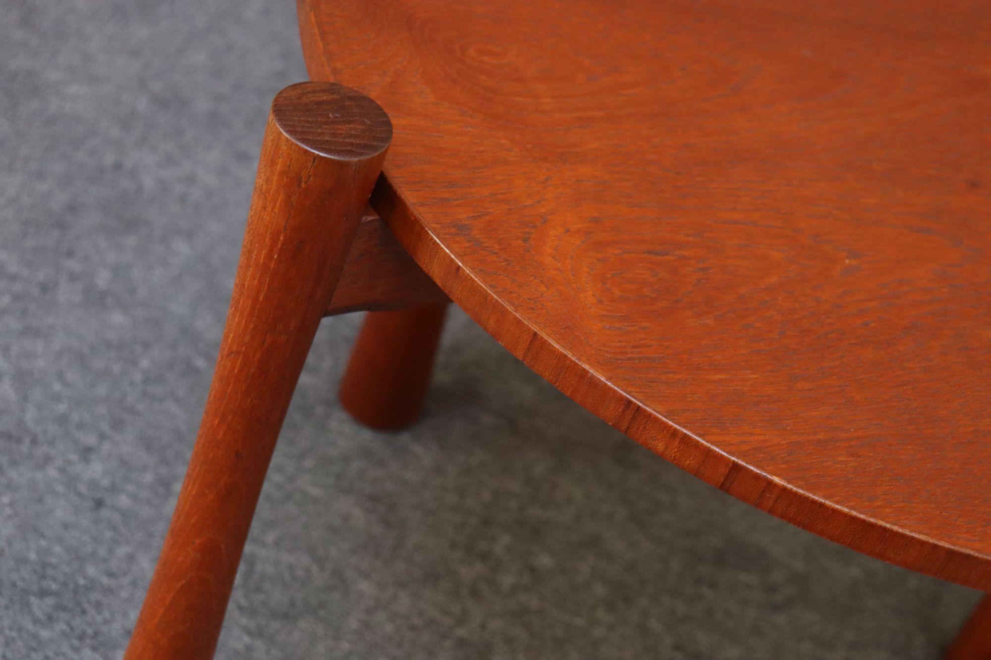 Table d'appoint moderne danoise en teck avec plateau amovible et base pliable en vente 3
