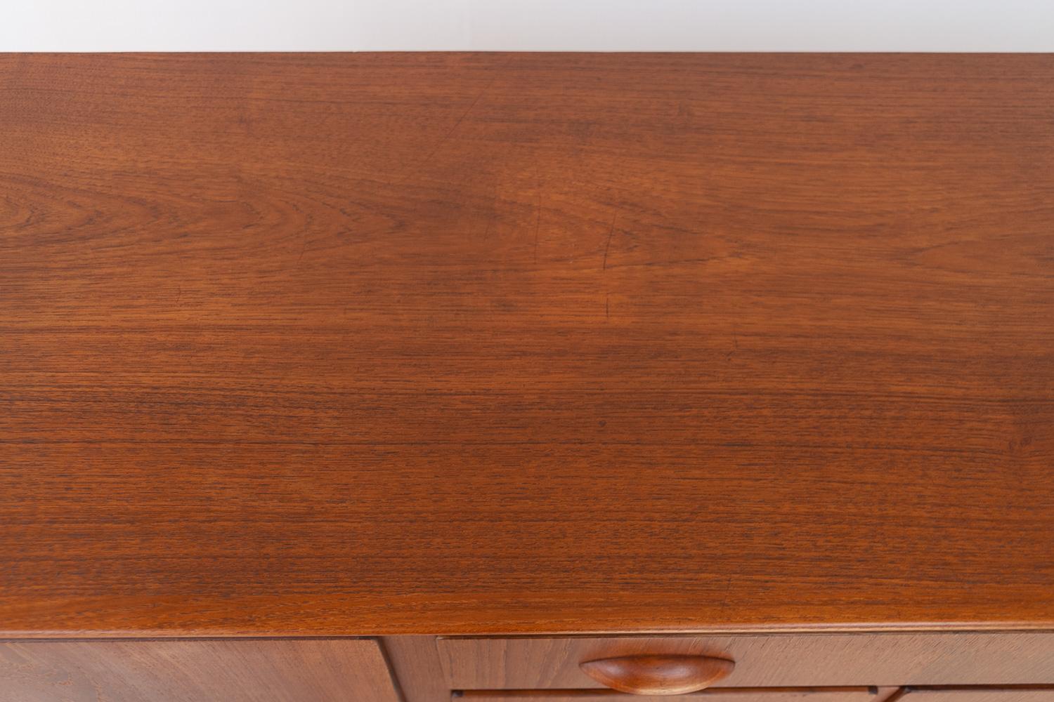 Danish Modern Teak Sideboard, 1950s. For Sale 7