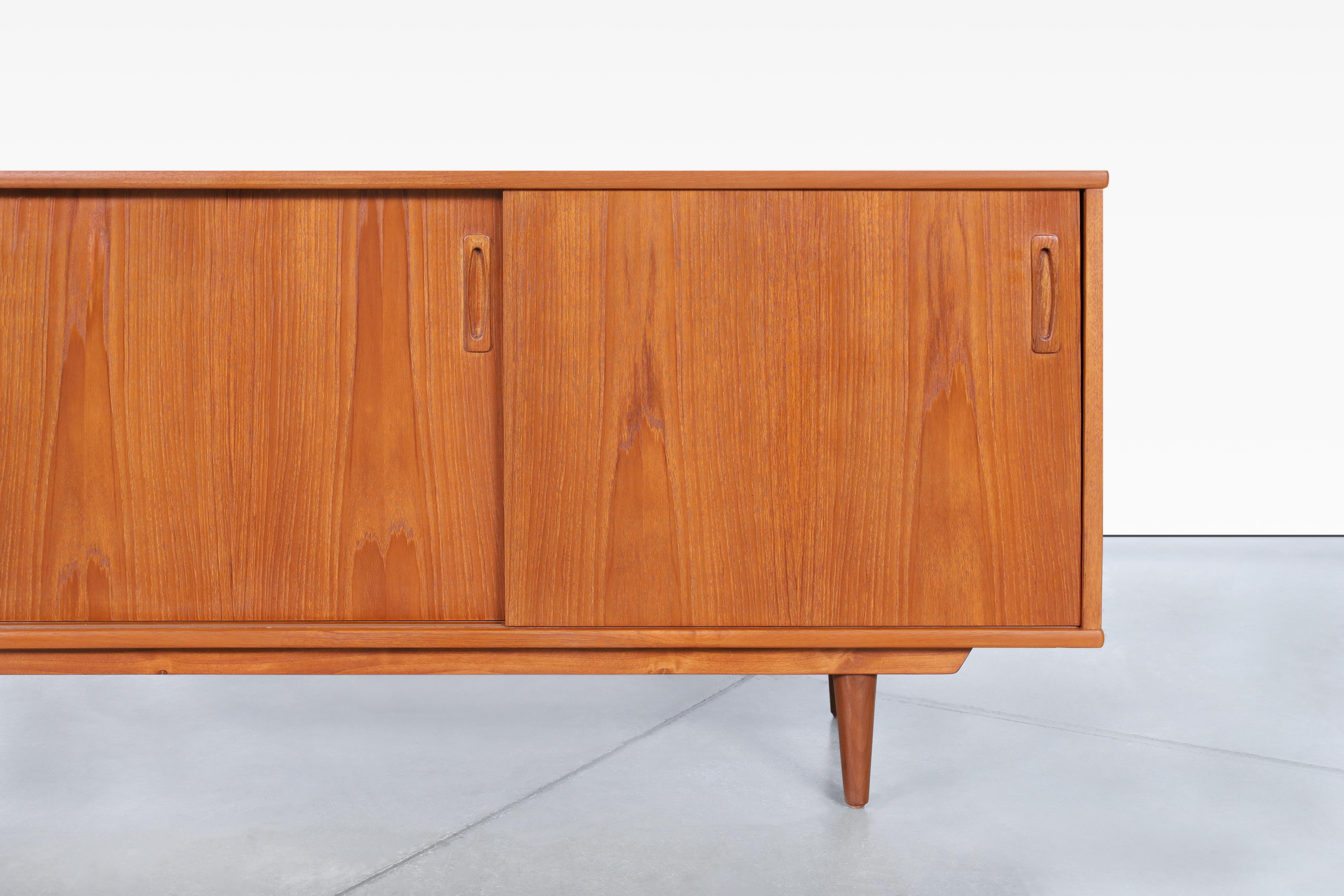 Danish Modern Teak Sideboard by Dyrlund 6