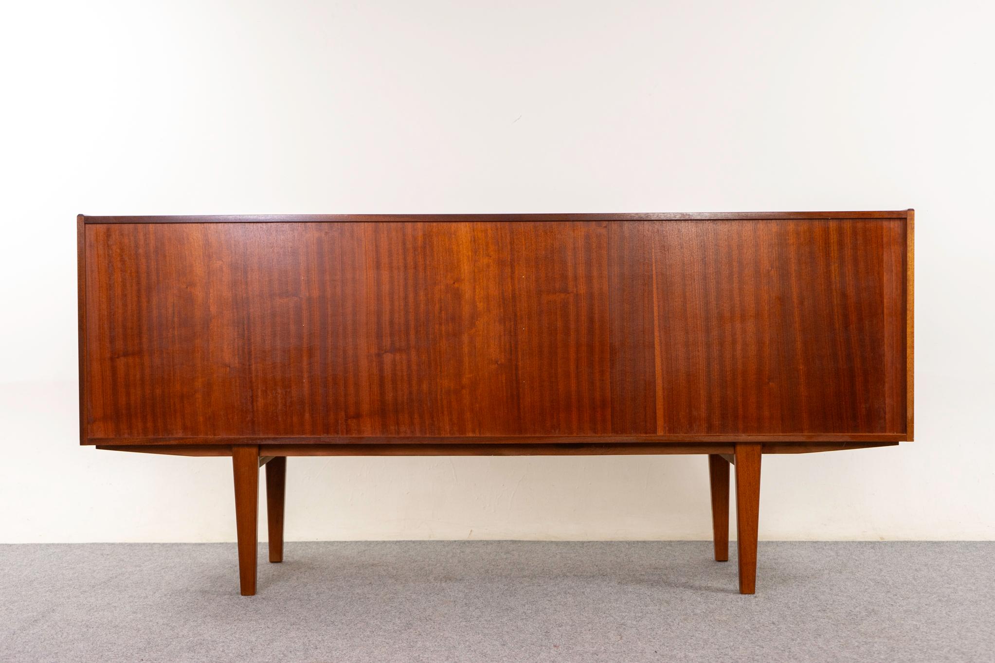 Credenza moderna danese in teak in vendita 3