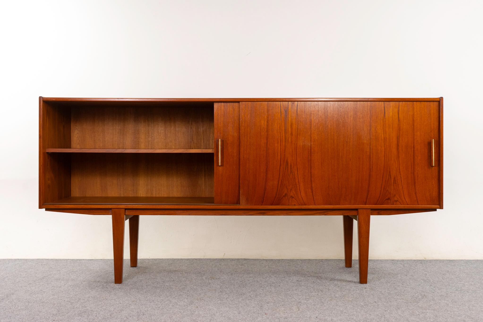 Danese Credenza moderna danese in teak in vendita