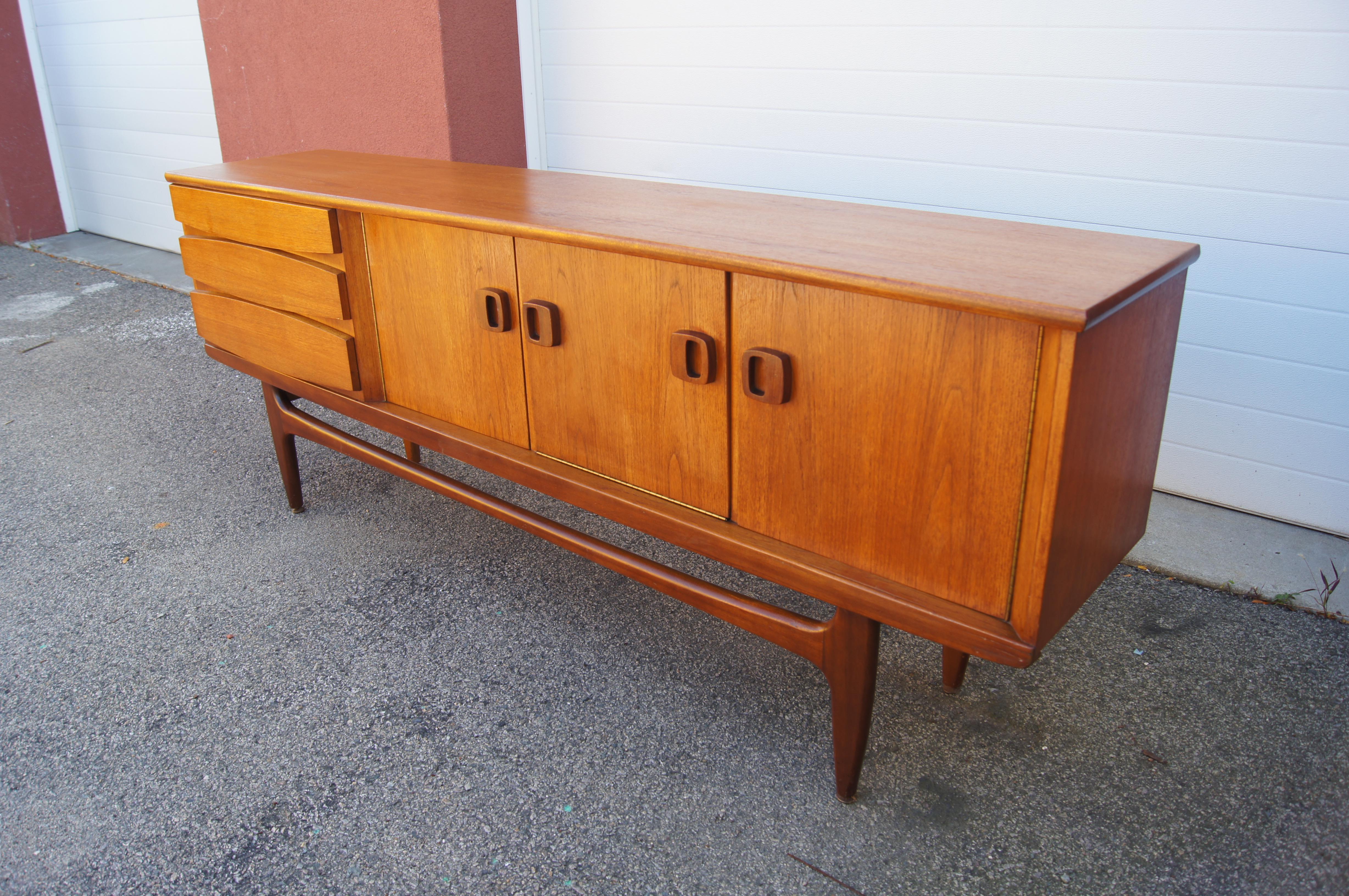 Danish Modern Teak Sideboard In Good Condition For Sale In Dorchester, MA