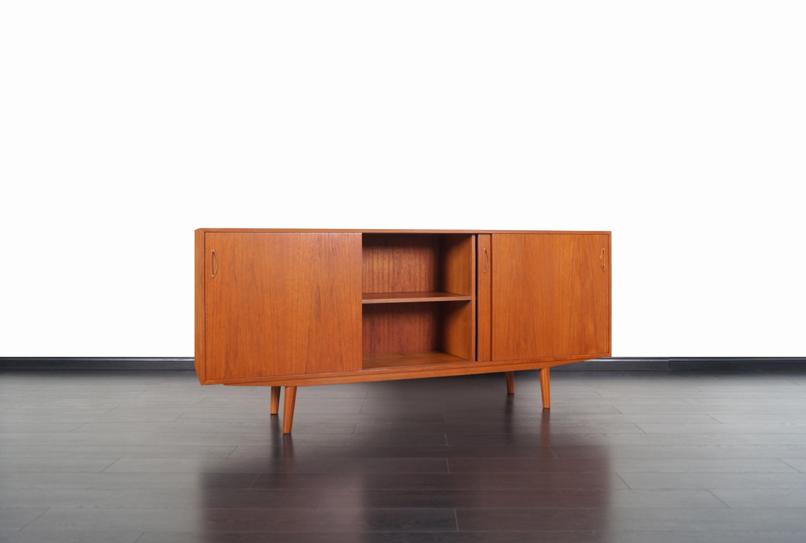 Danish Modern Teak Credenza In Excellent Condition In North Hollywood, CA