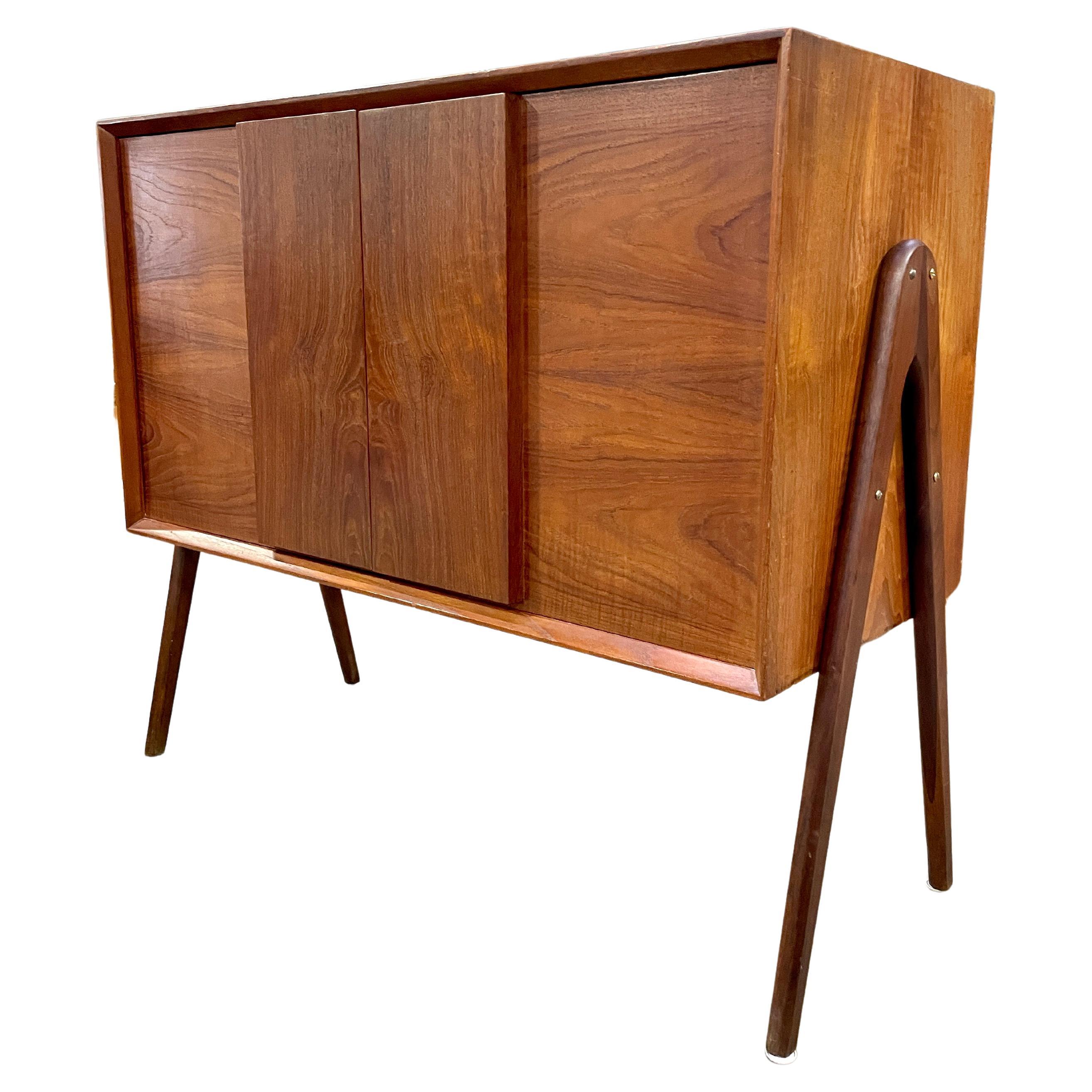 Danish Modern Teak Sideboard or Bar Sculpted Legs For Sale