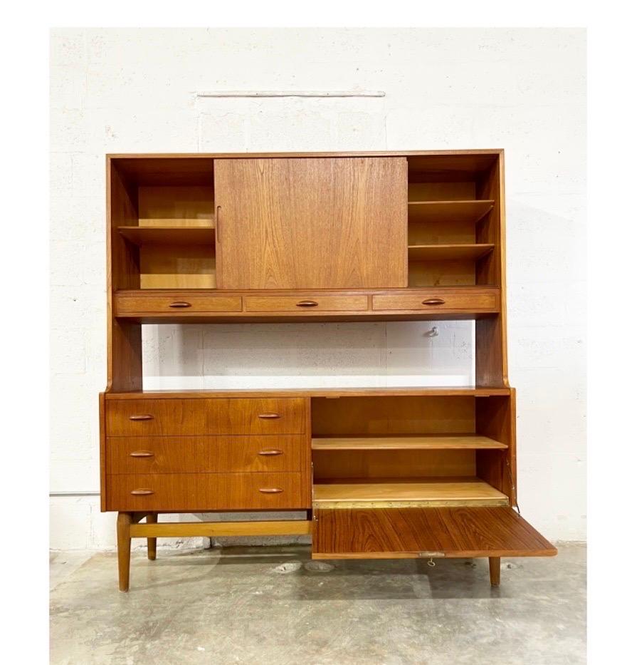 Danish Mid-Century Modern Credenza and Hutch. Lots of storage. 60.5w 17.5d 66h.