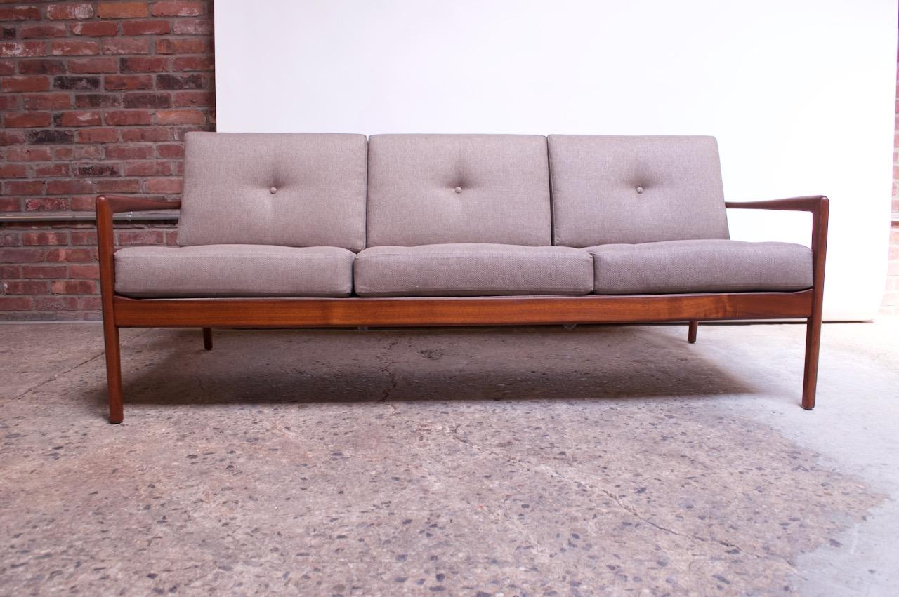 Danish Modern Teak Slat-Back Sofa Attributed to IB Kofod Larsen In Good Condition In Brooklyn, NY