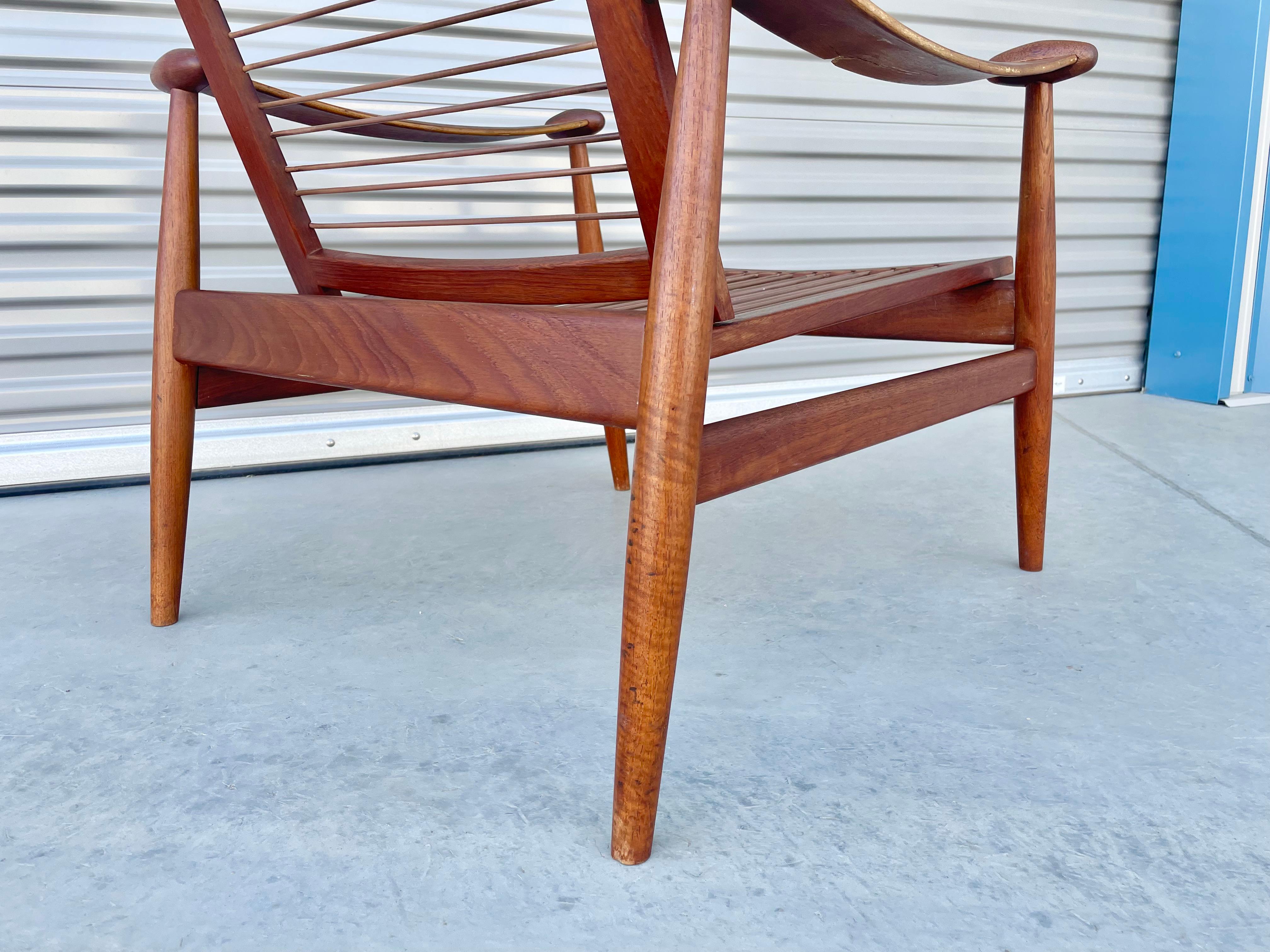 Danish Modern Teak Spade Lounge Chair by Finn Juhl for France & Søn In Good Condition For Sale In North Hollywood, CA