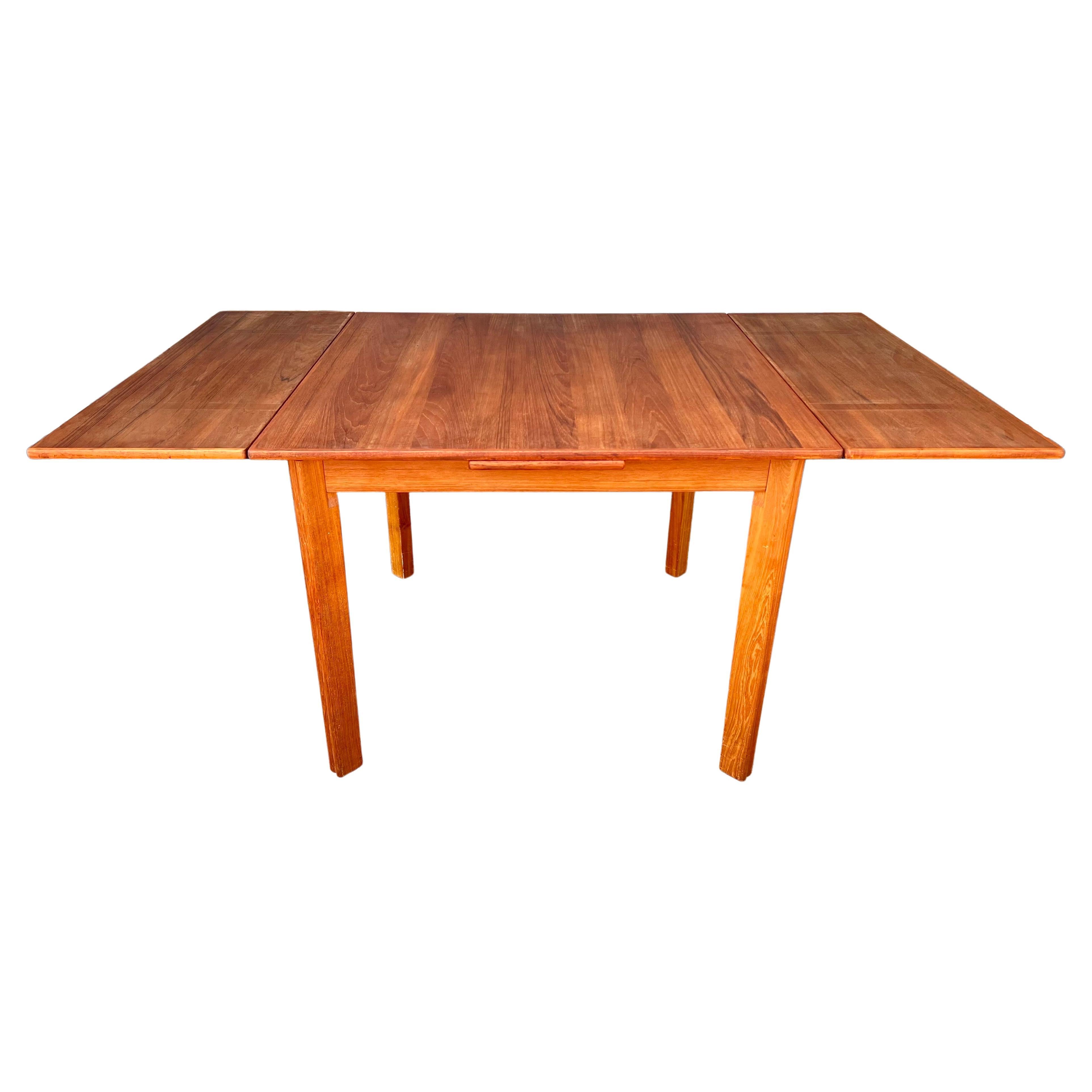 Danish Modern Teak Square / Rectangle Dining Table In Good Condition In San Diego, CA