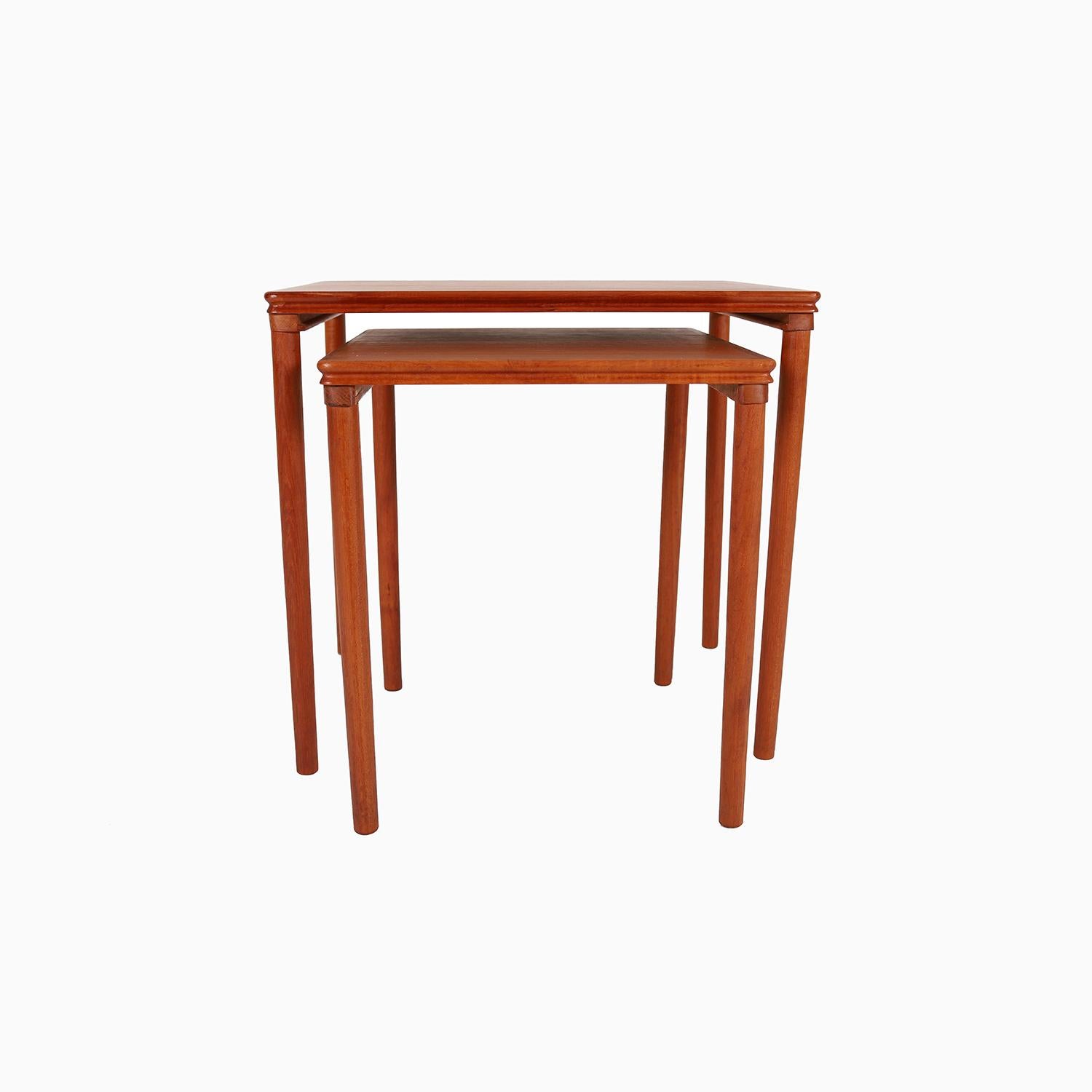 dänische moderne teak stapeltische, zwei (20. Jahrhundert) im Angebot