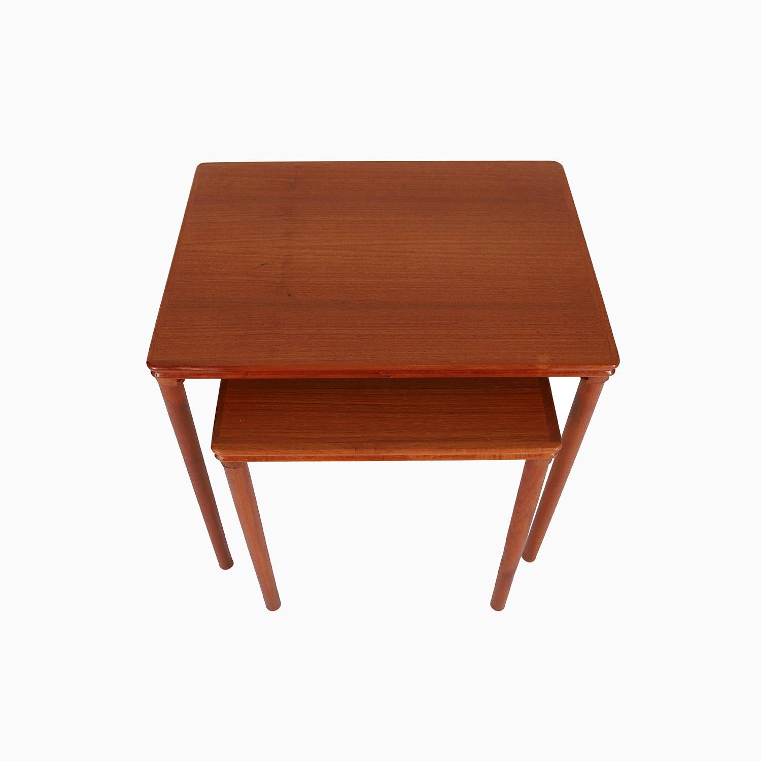 dänische moderne teak stapeltische, zwei im Angebot 2