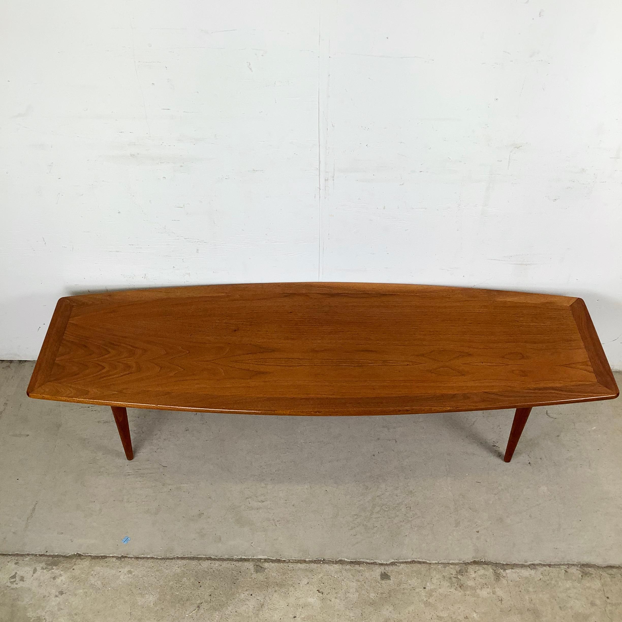 Dänischer Moderner Teakholz Surfbrett Couchtisch (Skandinavische Moderne) im Angebot