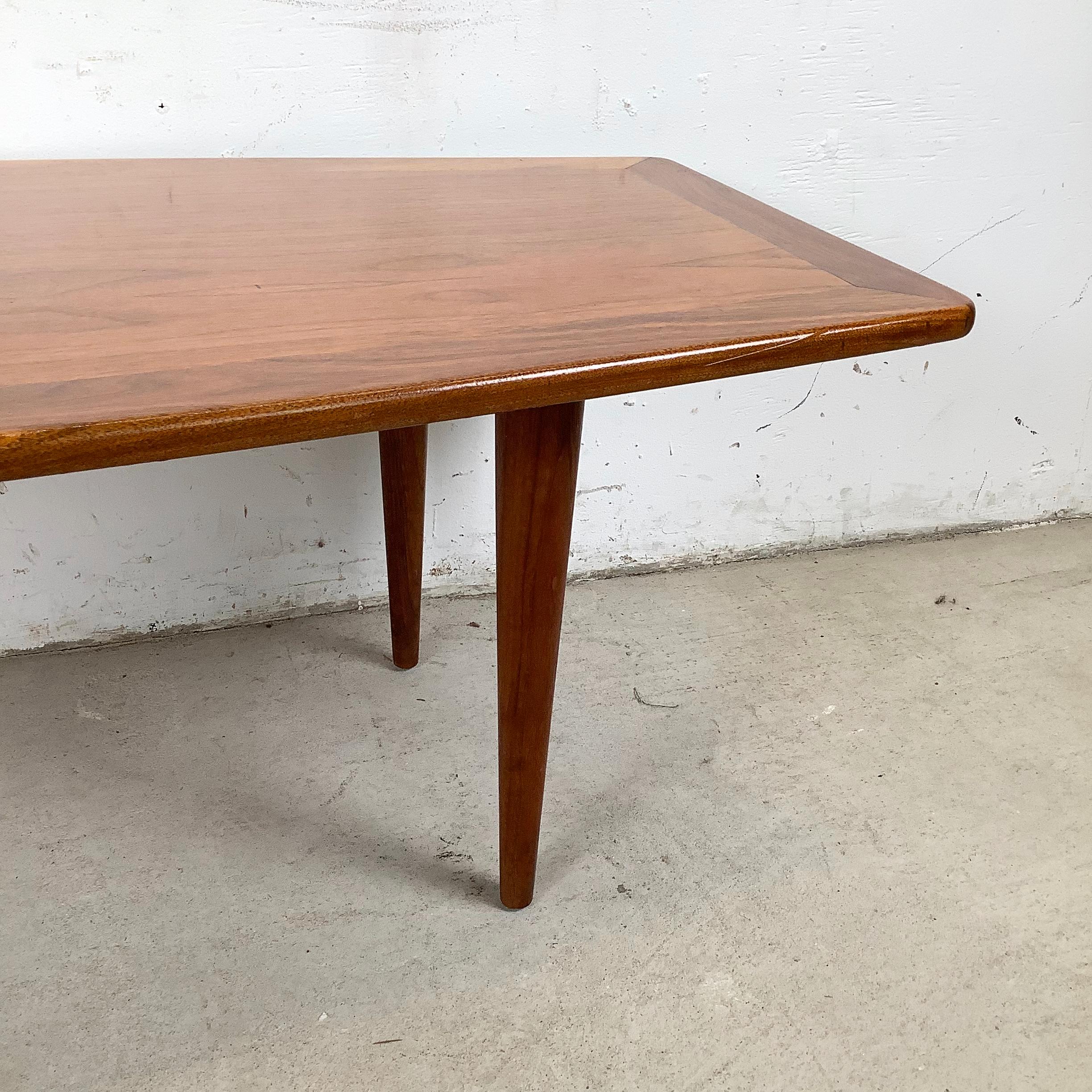 Dänischer Moderner Teakholz Surfbrett Couchtisch (20. Jahrhundert) im Angebot