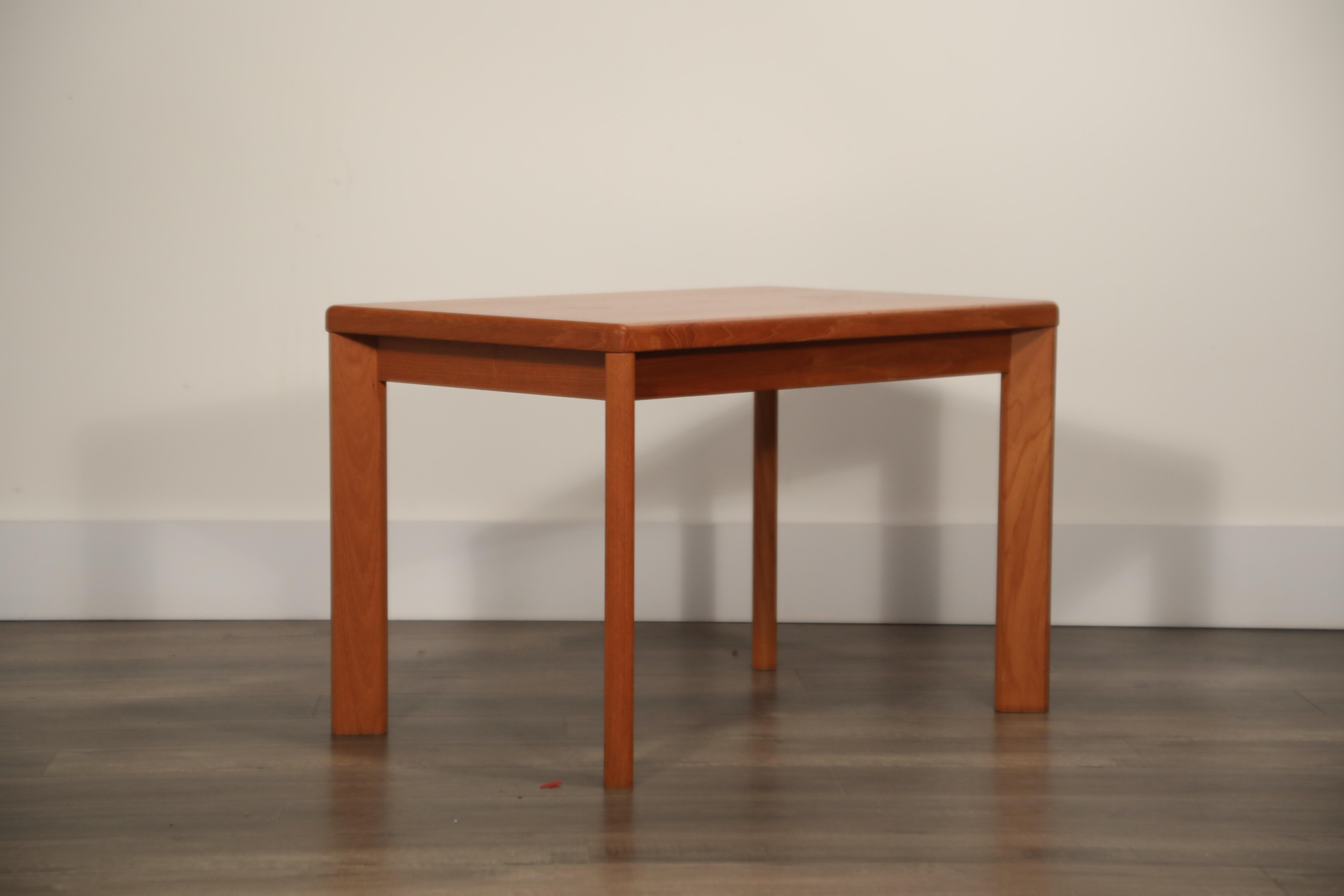 Danish Modern Teak Table by Henning Kjaernulf for Vejle Stole & Møbelfabrik In Good Condition In Los Angeles, CA