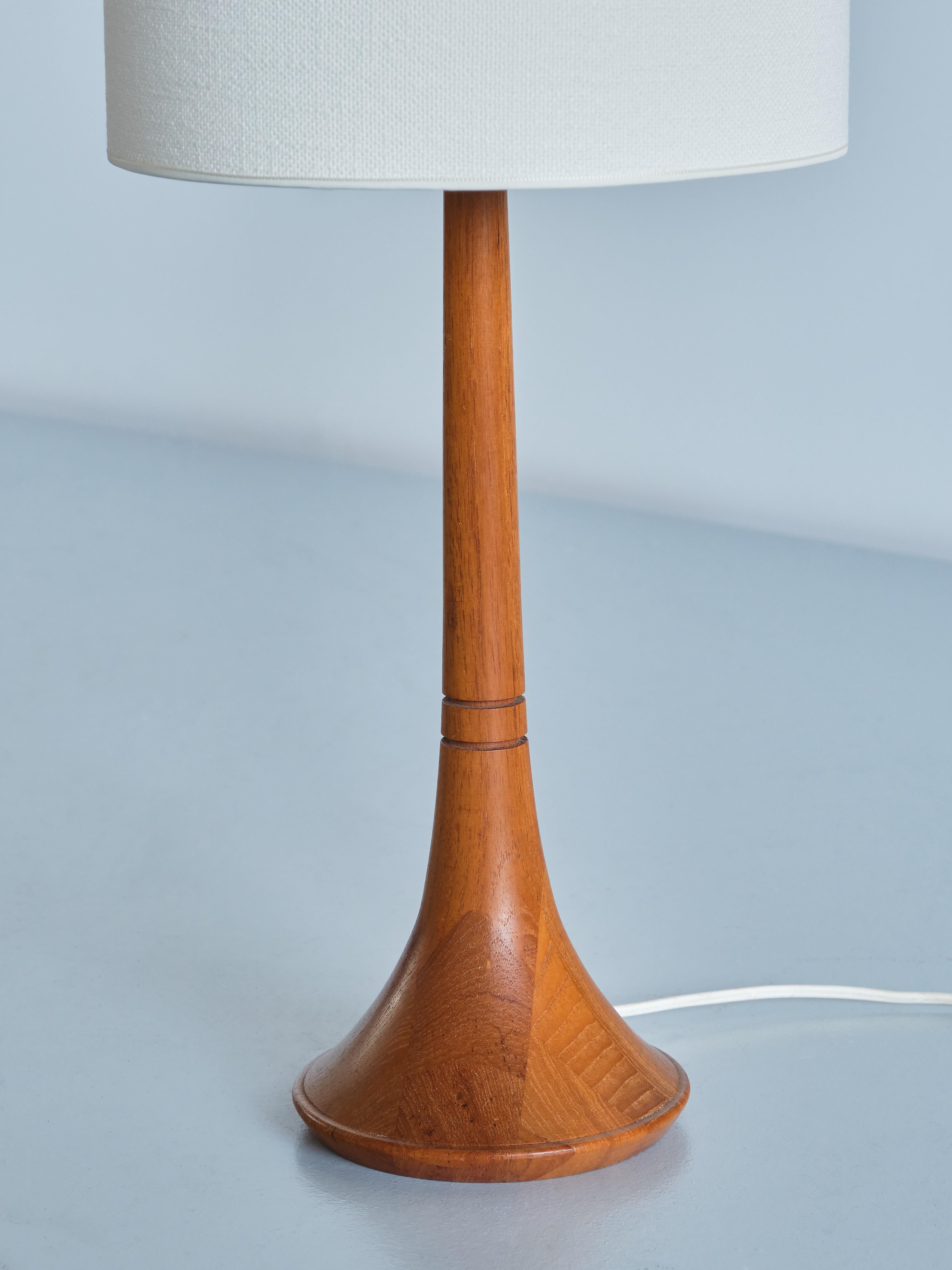 Tranås Stilarmatur Teak Table Lamp, Trumpet Base and Linen Shade, Sweden, 1960s In Good Condition In The Hague, NL