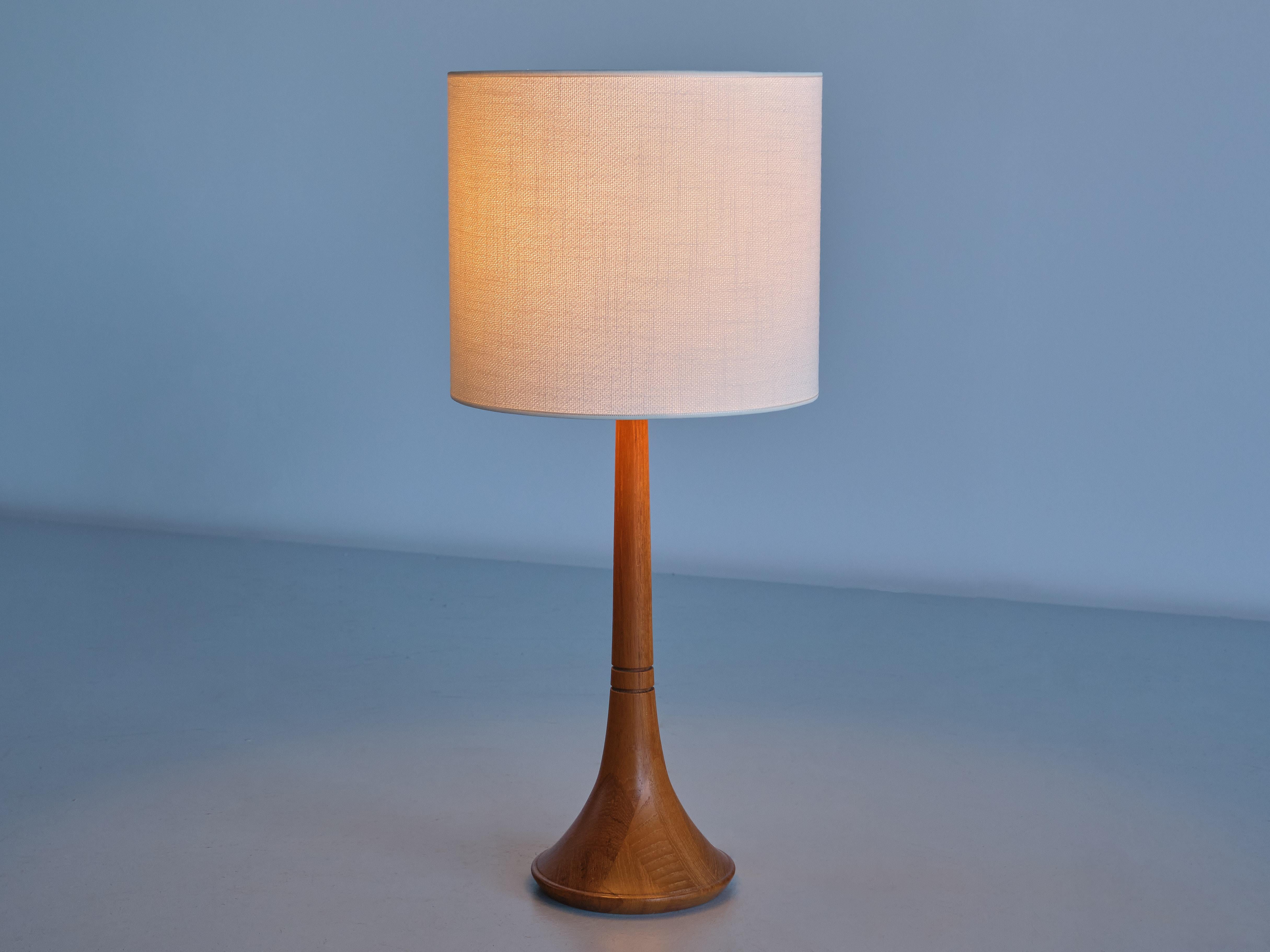 Mid-20th Century Tranås Stilarmatur Teak Table Lamp, Trumpet Base and Linen Shade, Sweden, 1960s