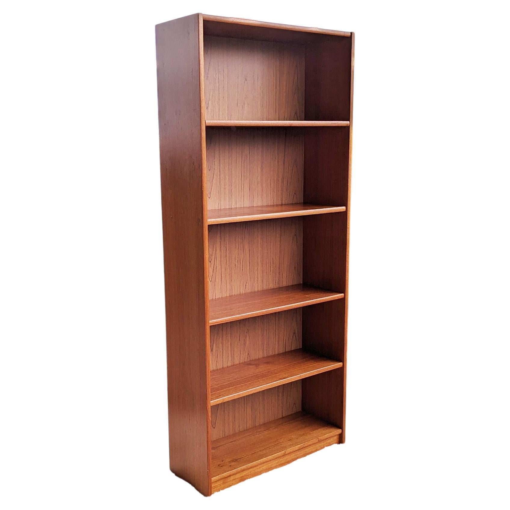 Librería alta danesa moderna de teca