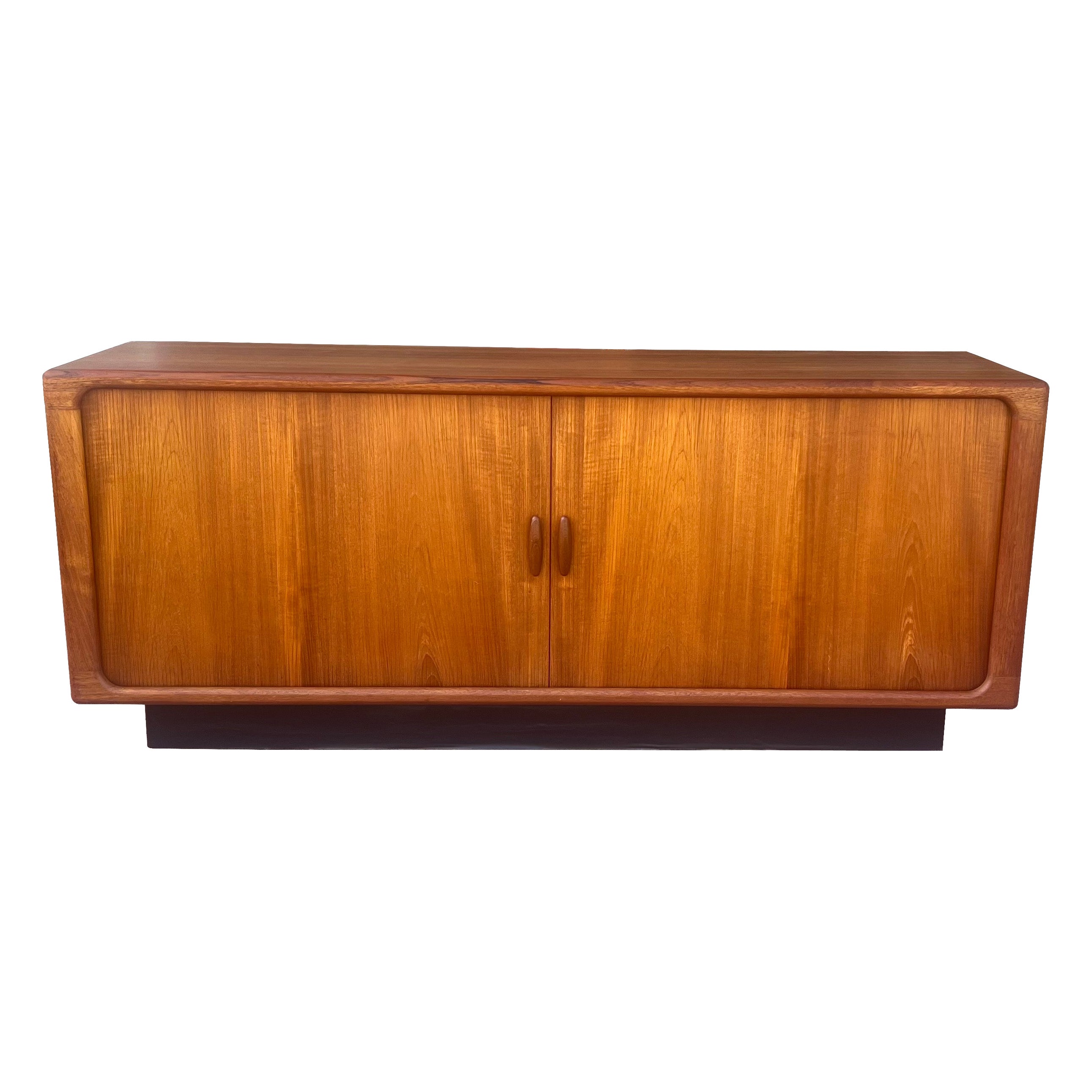 Credenza moderna danese con porta a tamburo in teak, mobile multimediale di Dyrlund in vendita