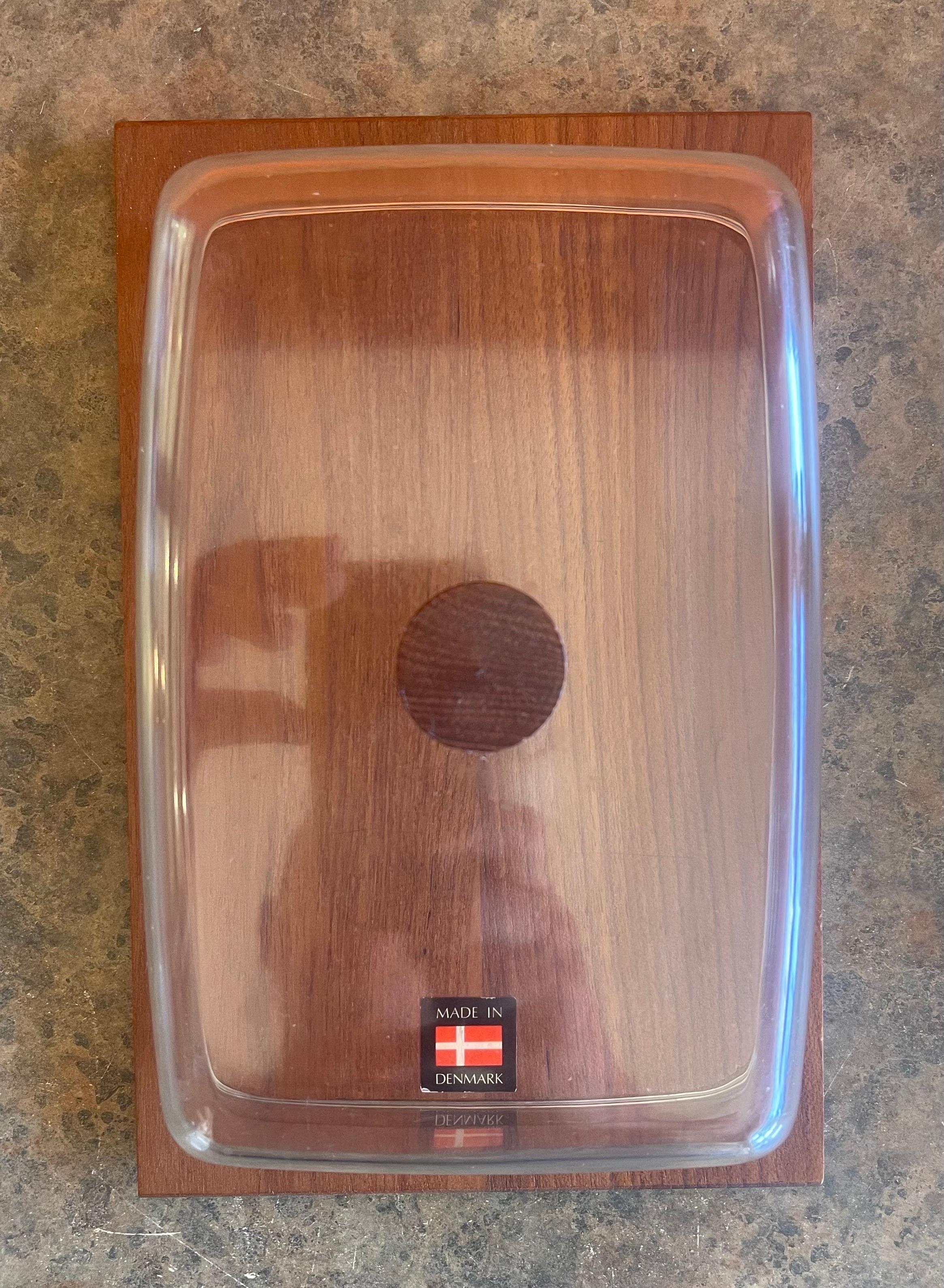 Danish Modern Teak Tray / Cheese Board with Dome Lid.ivnl__ In Good Condition For Sale In San Diego, CA