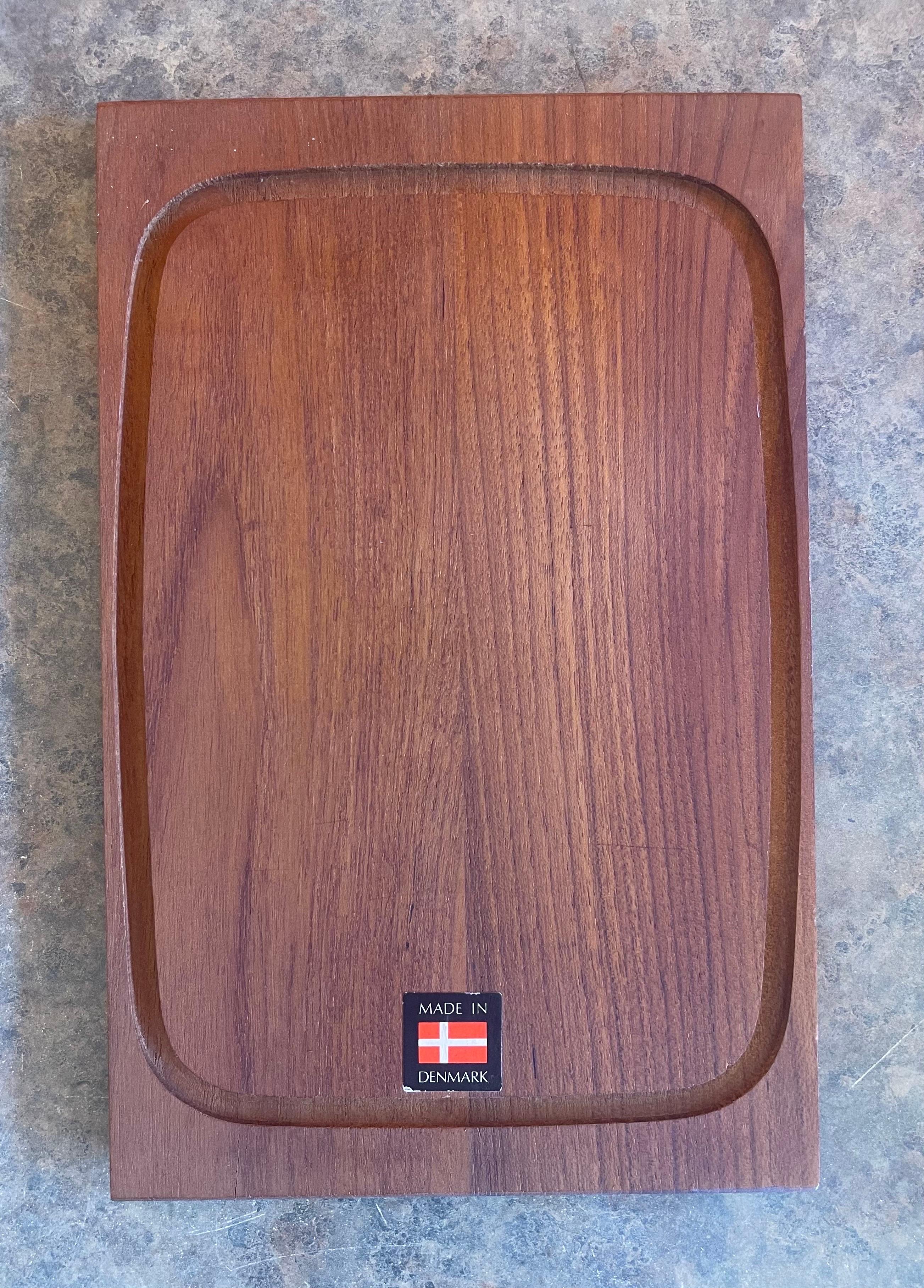 20th Century Danish Modern Teak Tray / Cheese Board with Dome Lid.ivnl__ For Sale