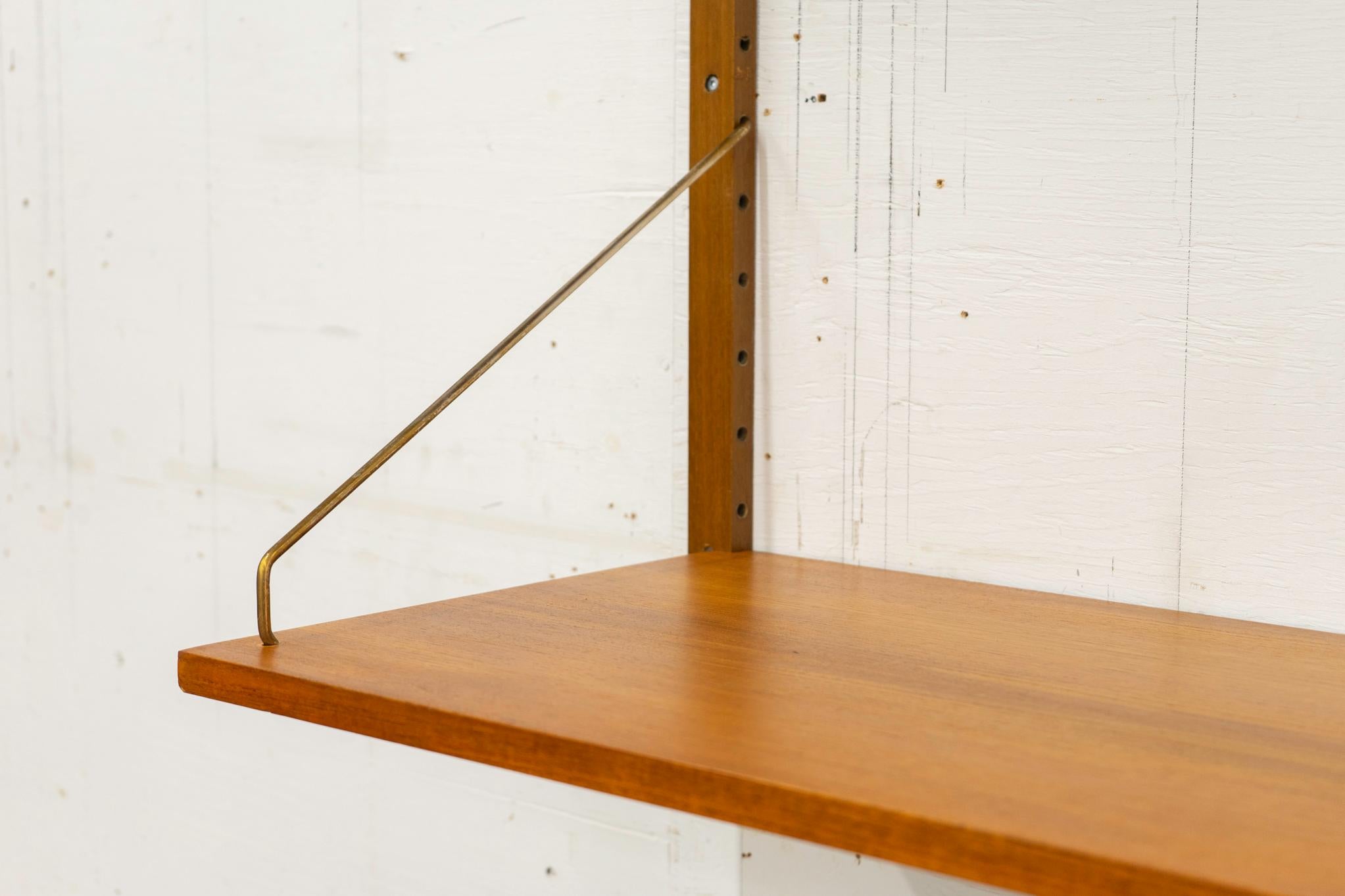 Dänische Modern Teak Zwei Bank Wand System (Furnier)