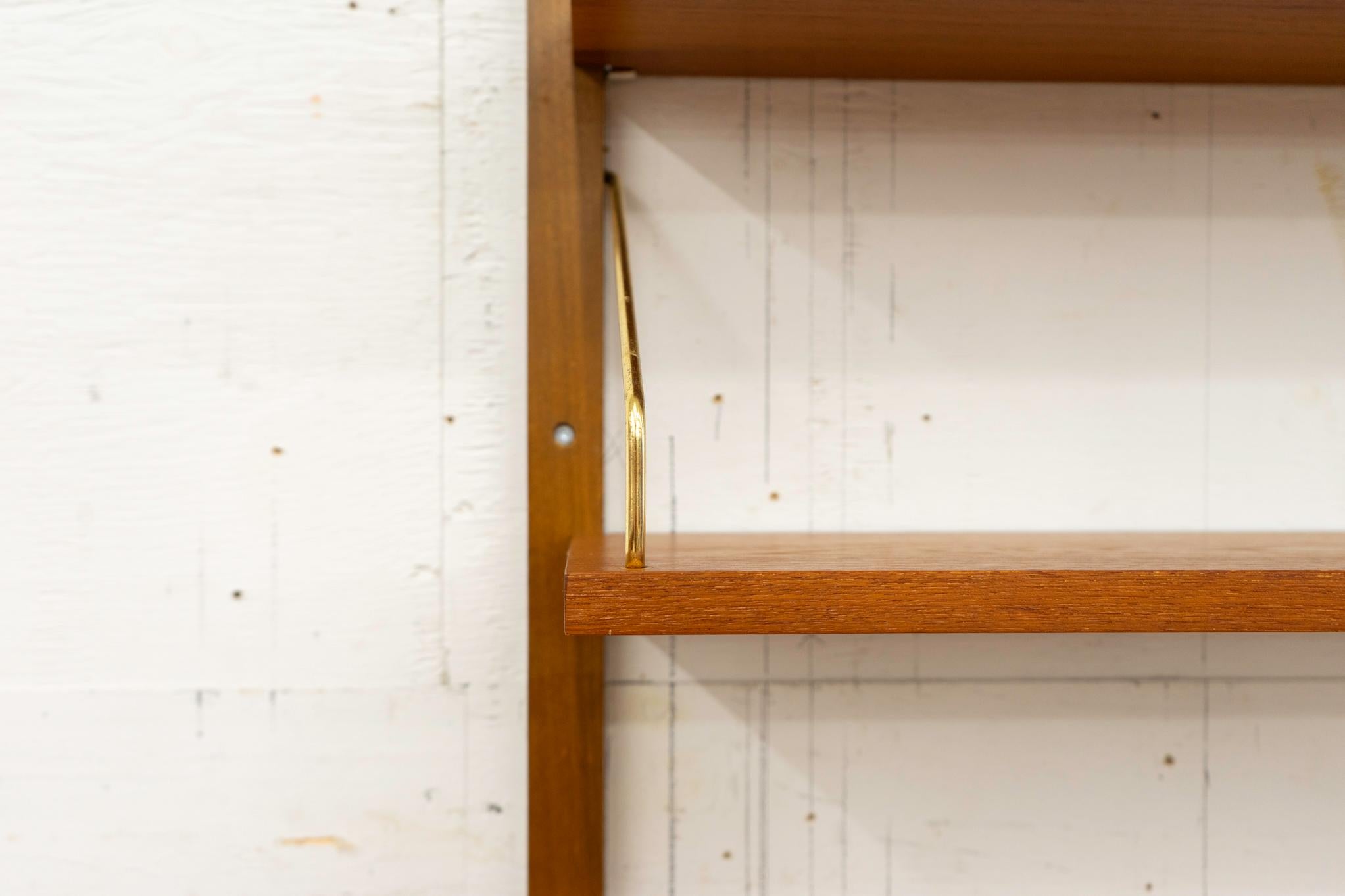 Dänische Modern Teak Zwei Bank Wand System 2