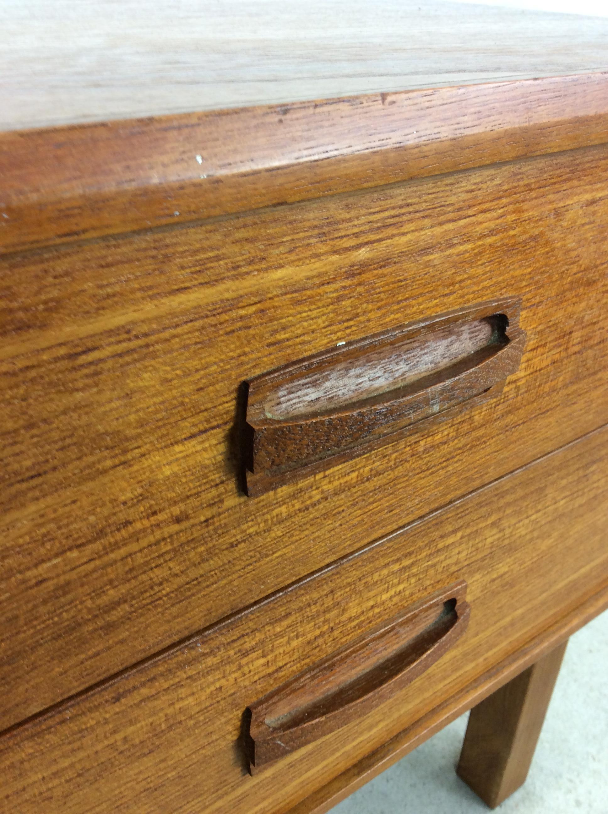Danish Modern Teak Two Drawer Nightstand en vente 3