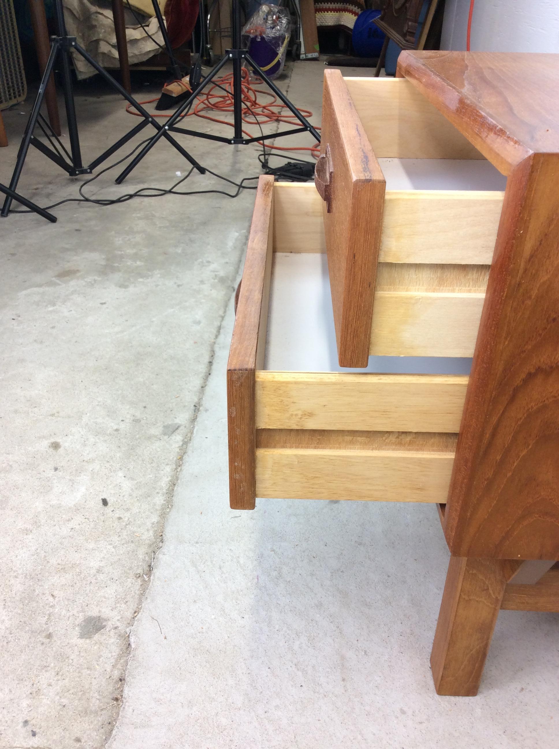 Danish Modern Teak Two Drawer Nightstand Bon état - En vente à Freehold, NJ
