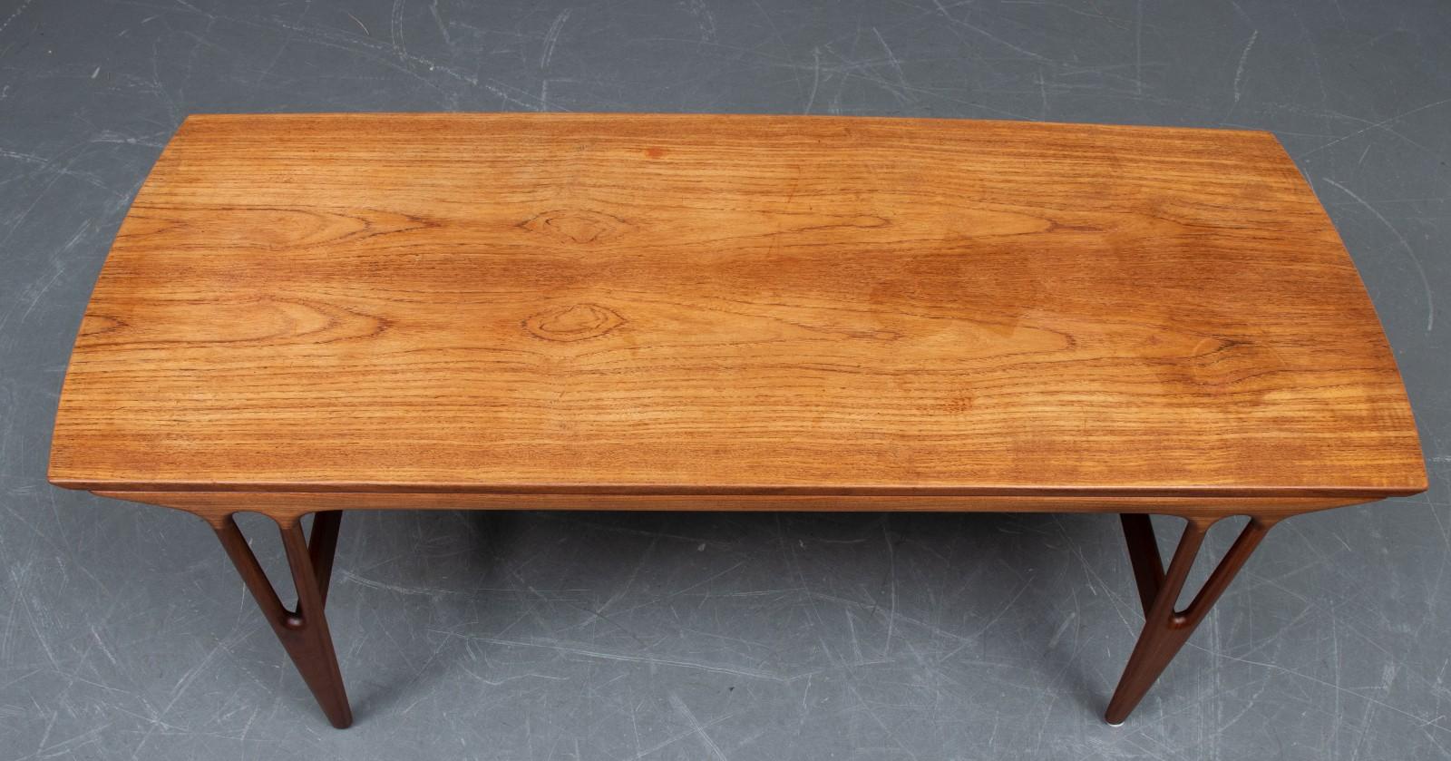 Danish Modern Teak V-Leg Surfboard Coffee Table by Erling Torvits In Good Condition In Berkeley, CA