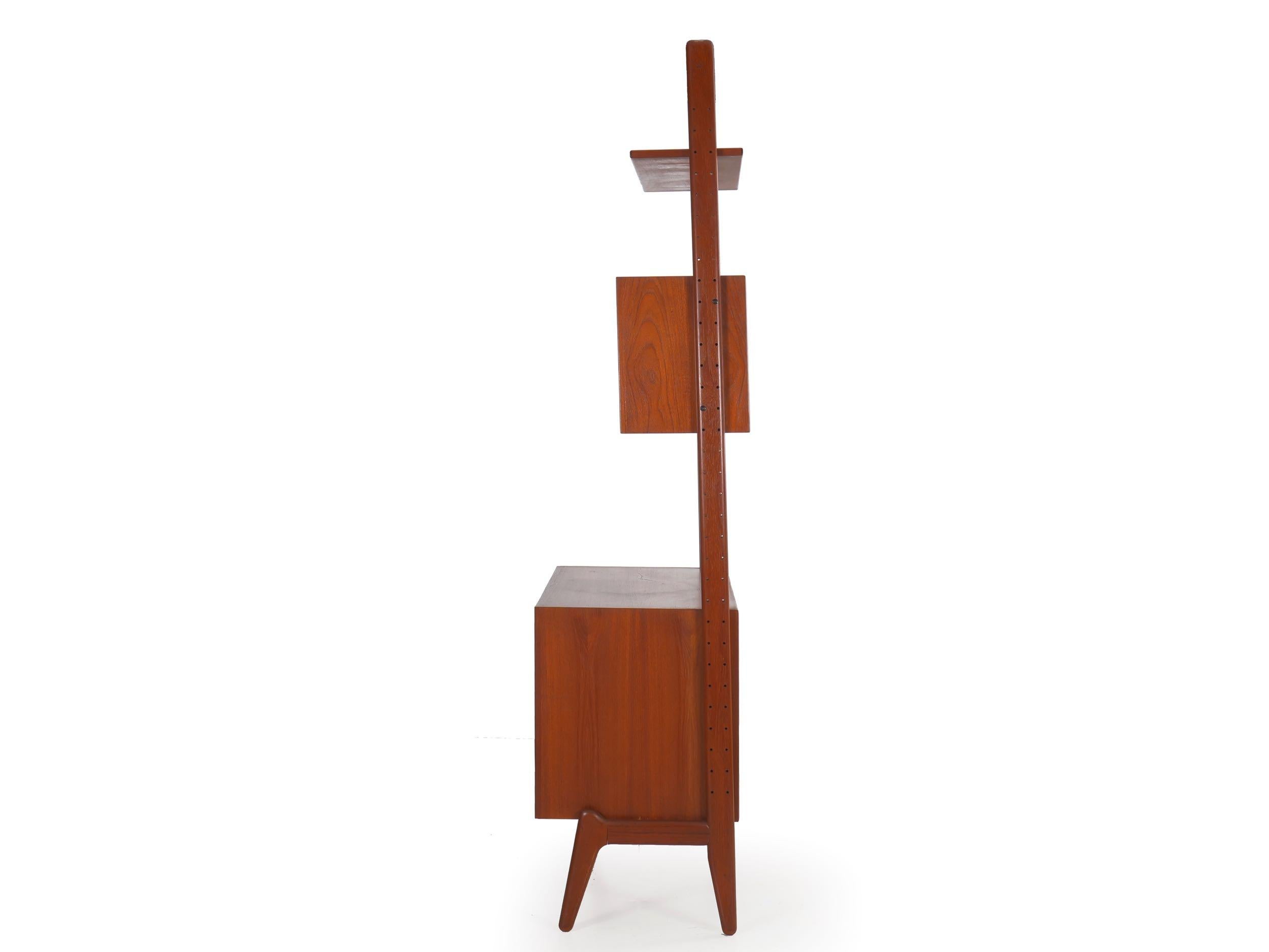 Danish Modern Teak “V Reol System” Single Wall Unit Bookshelf by Erik Buch In Good Condition In Shippensburg, PA
