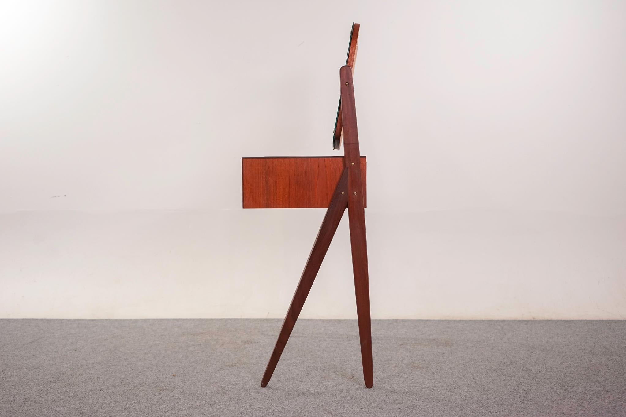 Vanity moderno danese in teak di Arne Vodder in vendita 1