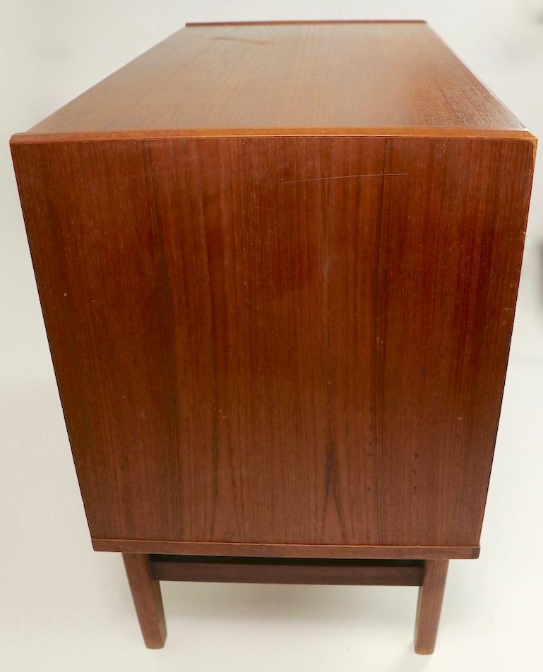 Danish Modern Teak Vanity Dresser Chest of Drawers For Sale 7