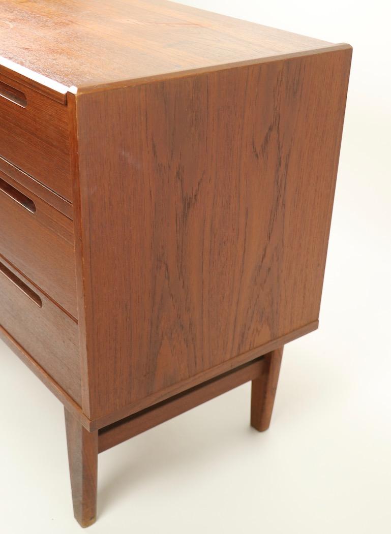 Danish Modern Teak Vanity Dresser Chest of Drawers For Sale 8