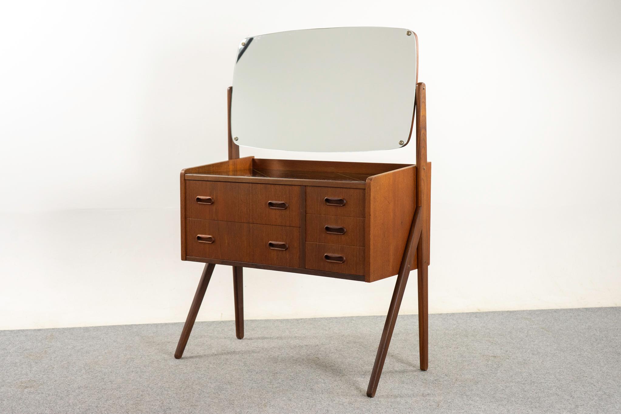 Danish Modern Teak Vanity For Sale 5