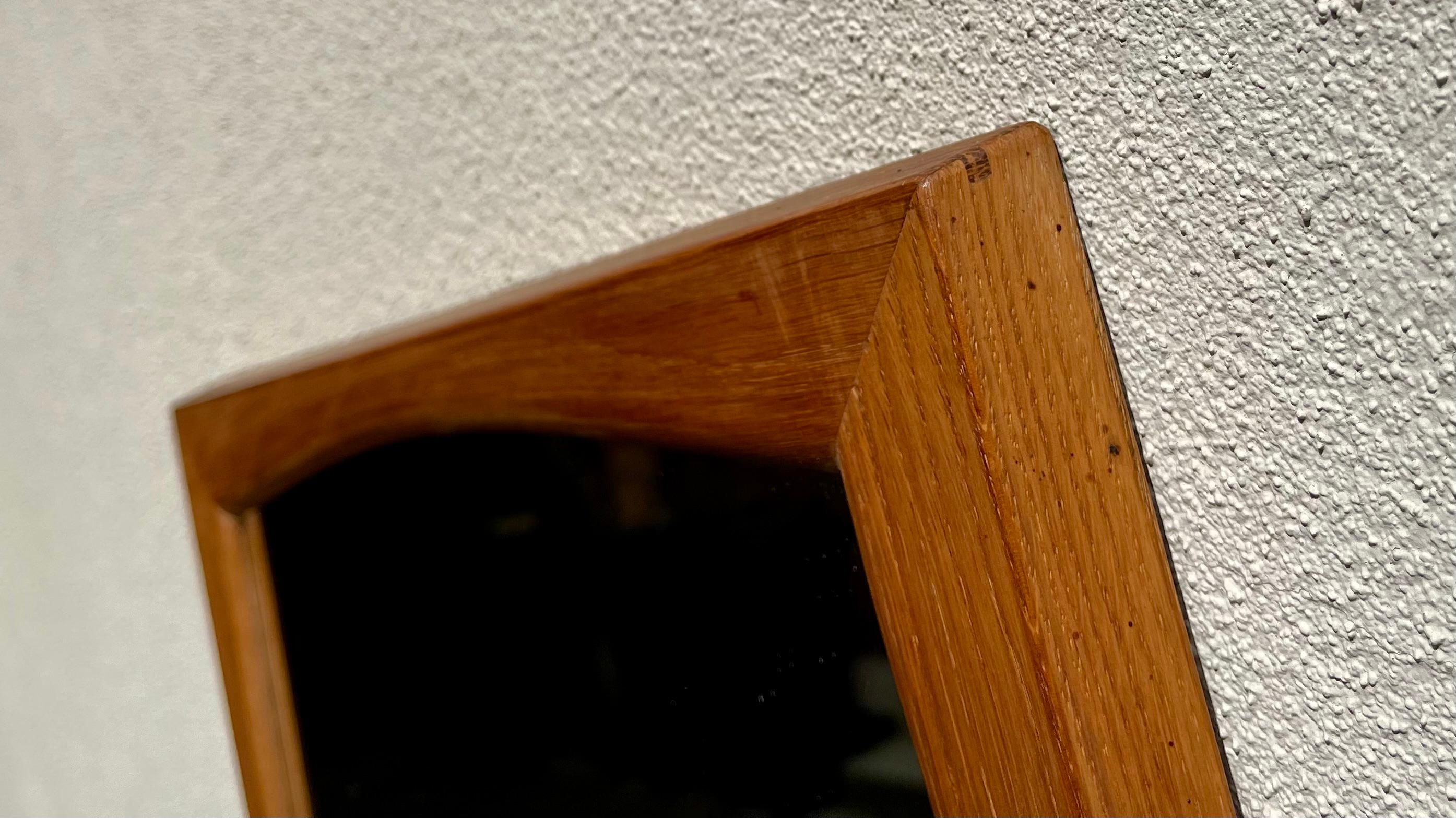 Dänischer moderner Wandspiegel aus Teakholz von Aksel Kjersgaard, 1960er Jahre im Angebot 3